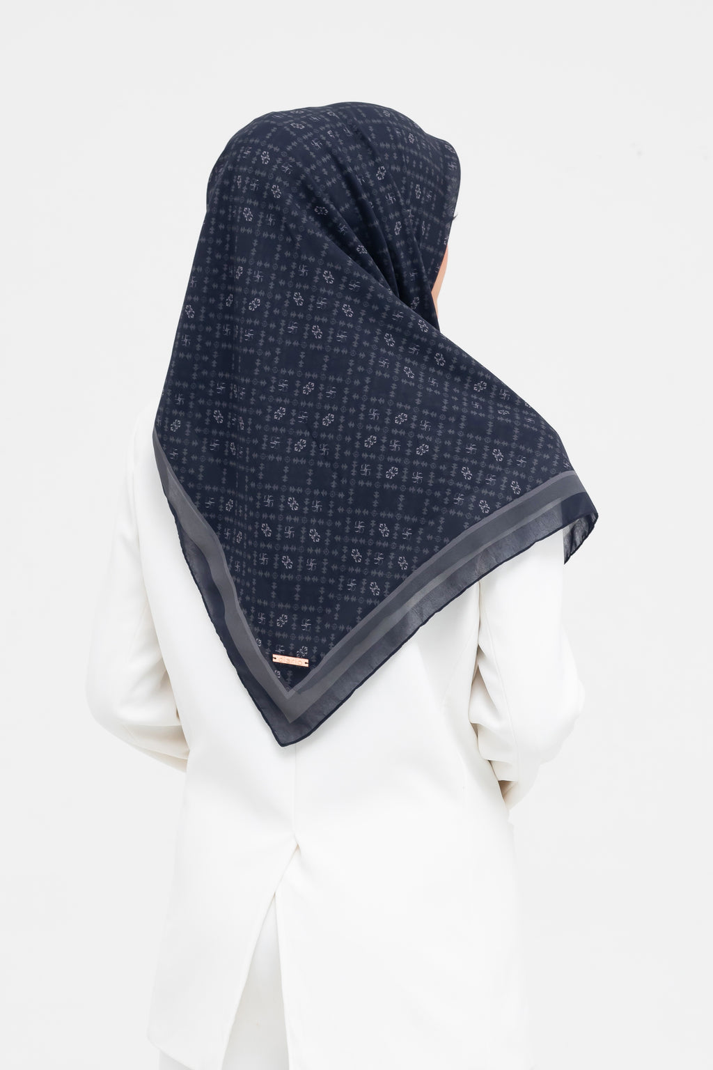 Ultrafine Aisha Scarf Kerudung Segi Empat