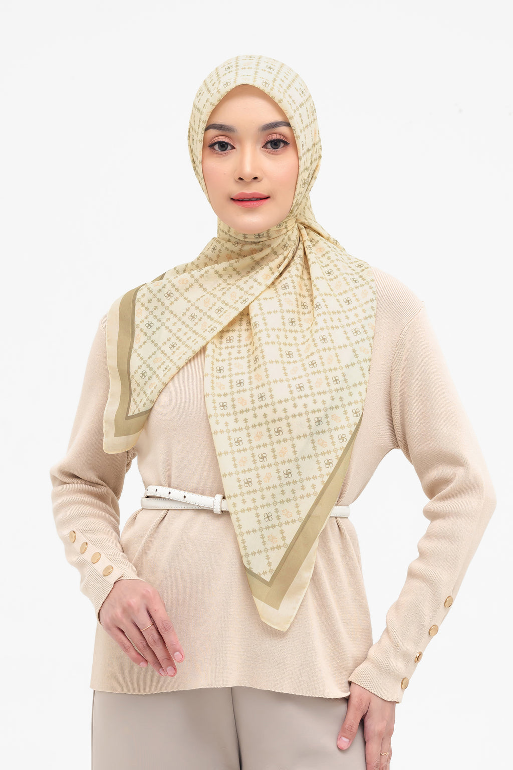 Ultrafine Aisha Scarf Kerudung Segi Empat
