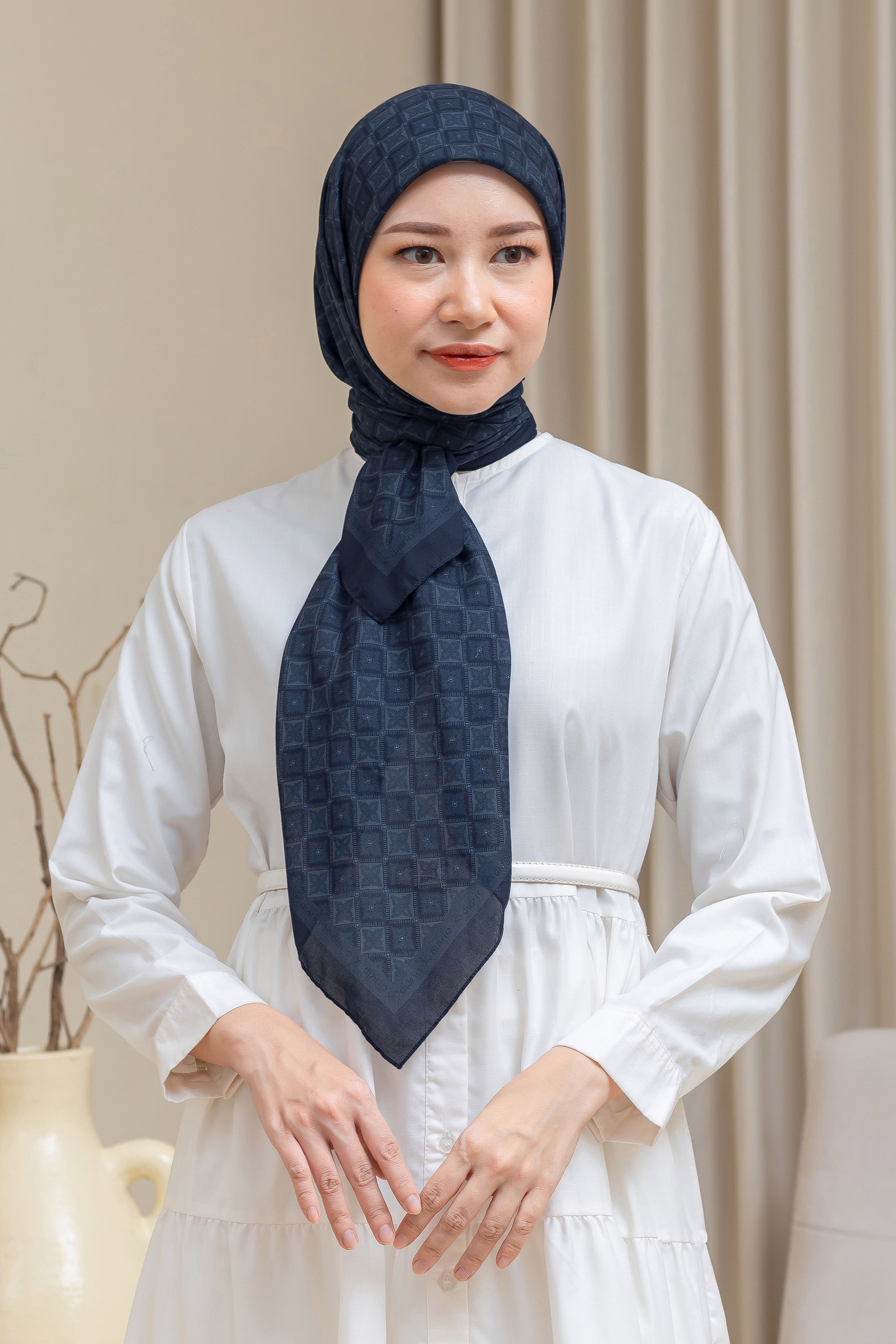 Ultrafine Alyssa Scarf Kerudung Segi Empat
