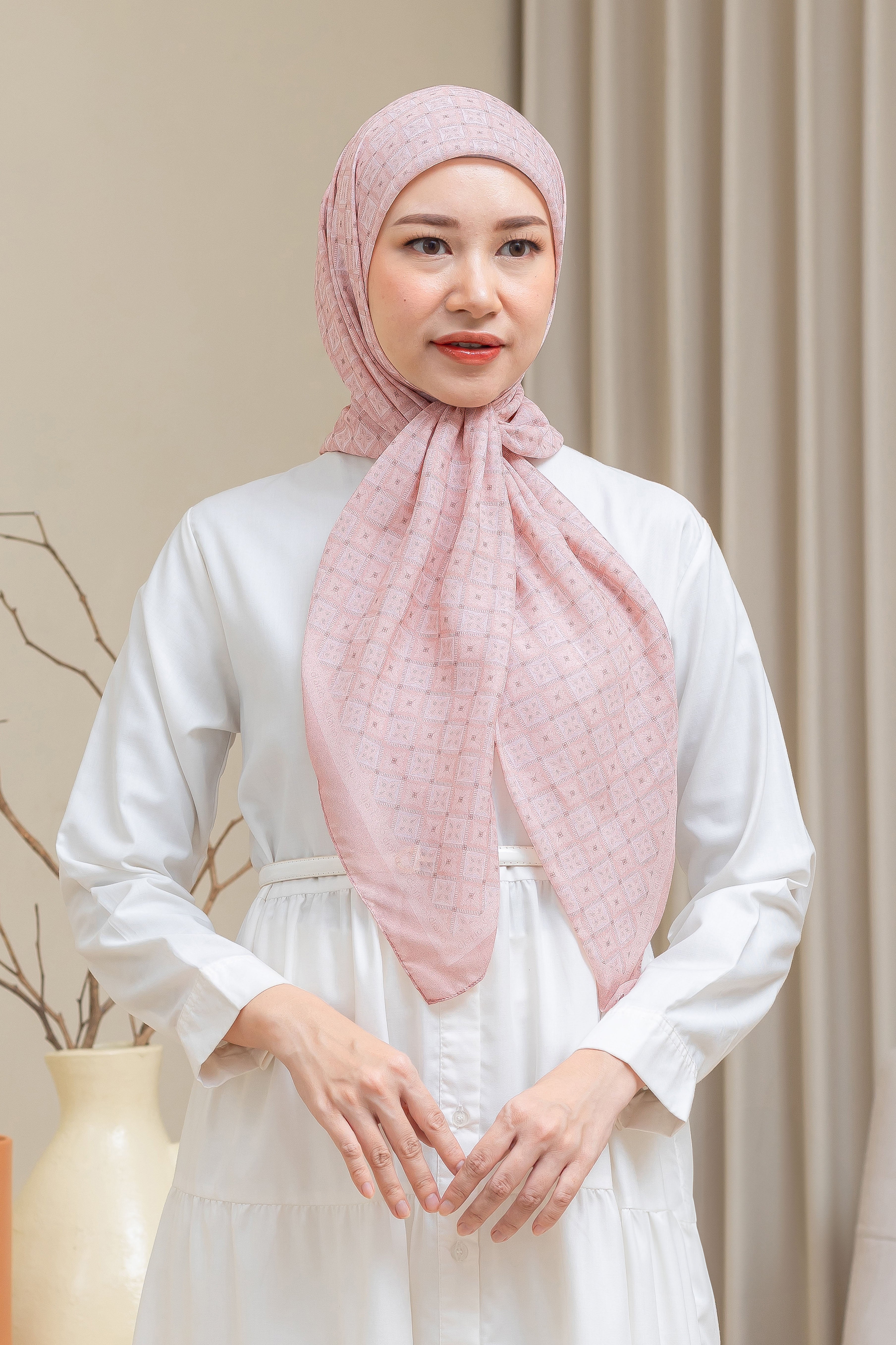 Ultrafine Alyssa Scarf Kerudung Segi Empat