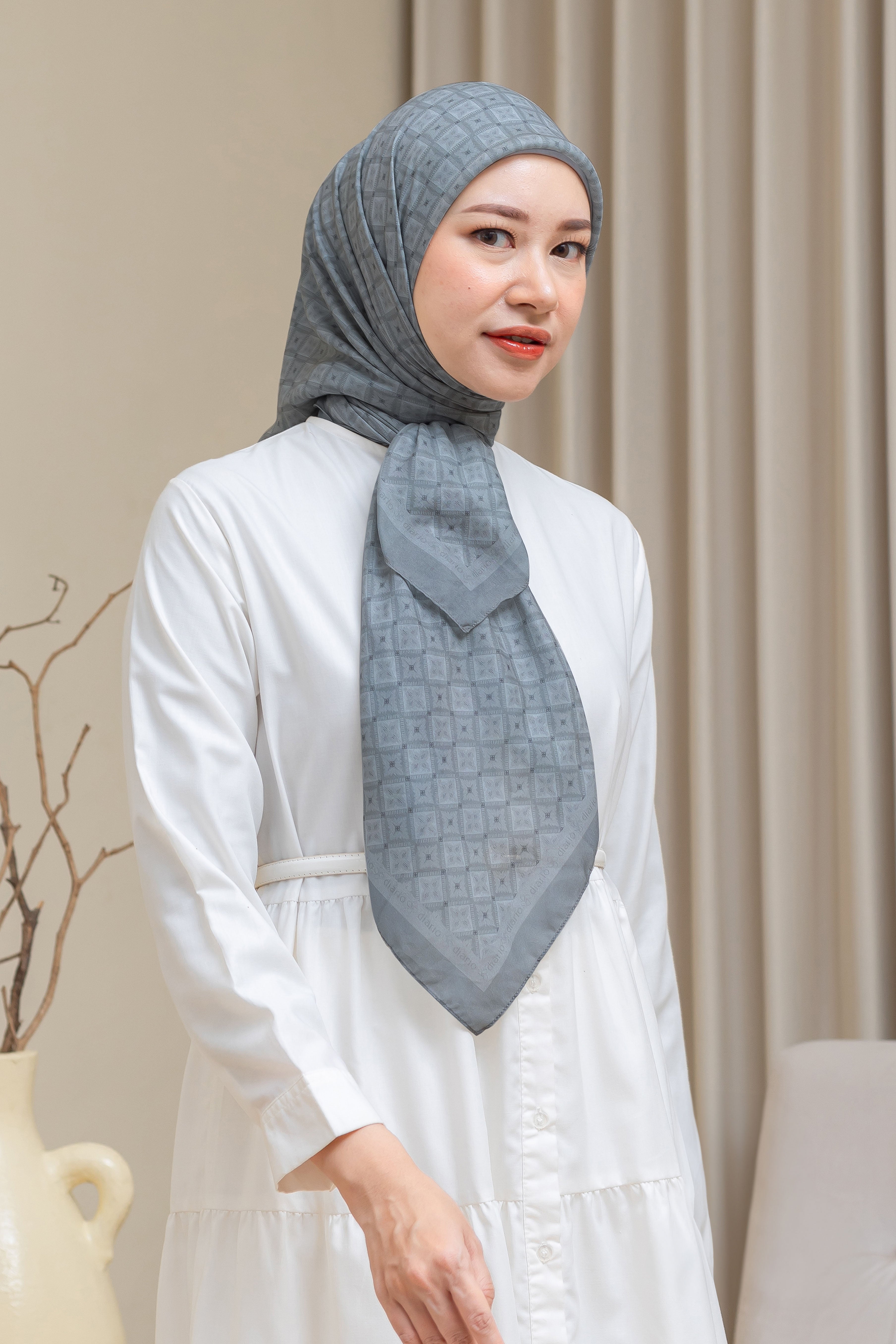 Ultrafine Alyssa Scarf Kerudung Segi Empat