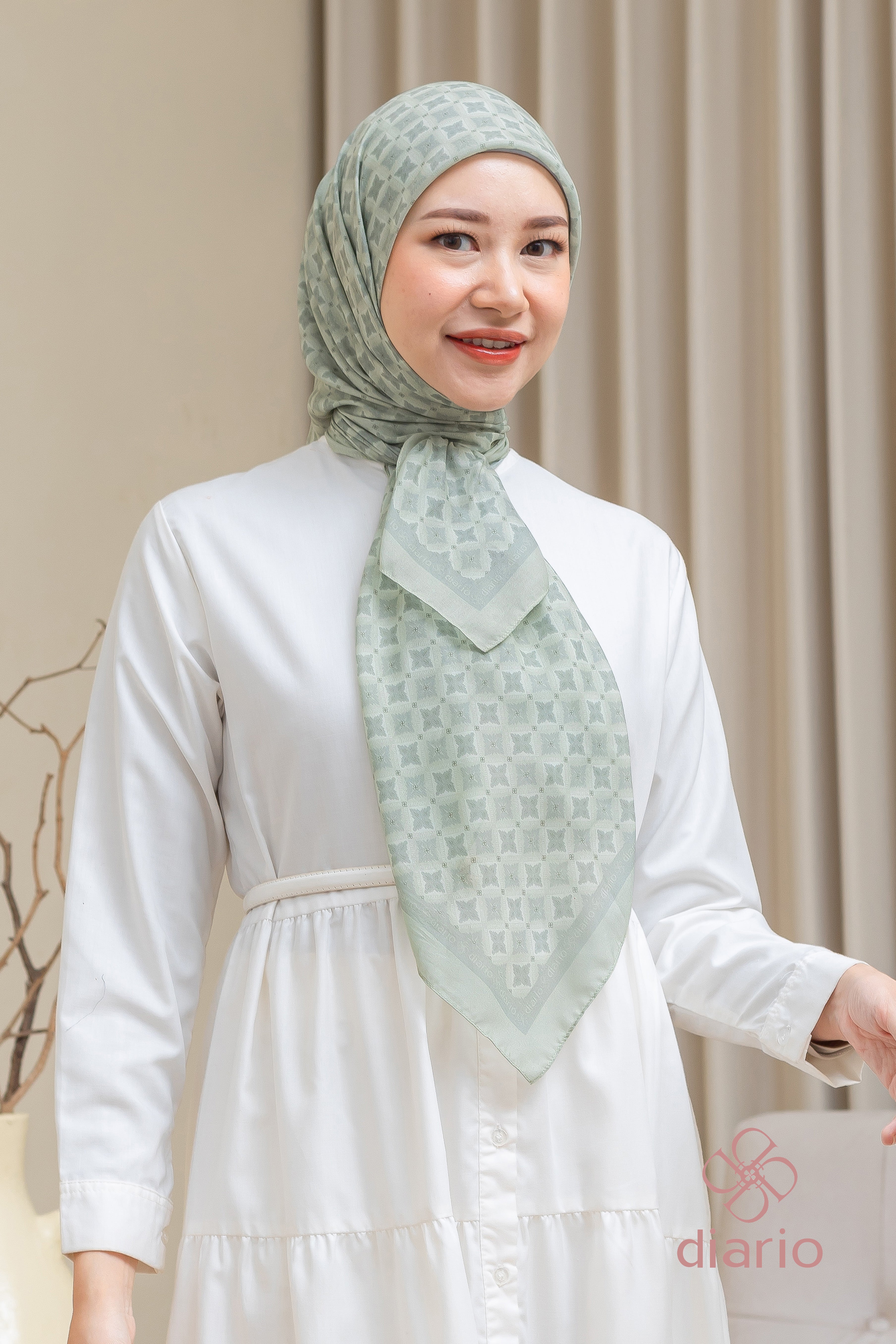 Diario - Ultrafine Alyssa Scarf Kerudung Segi Empat