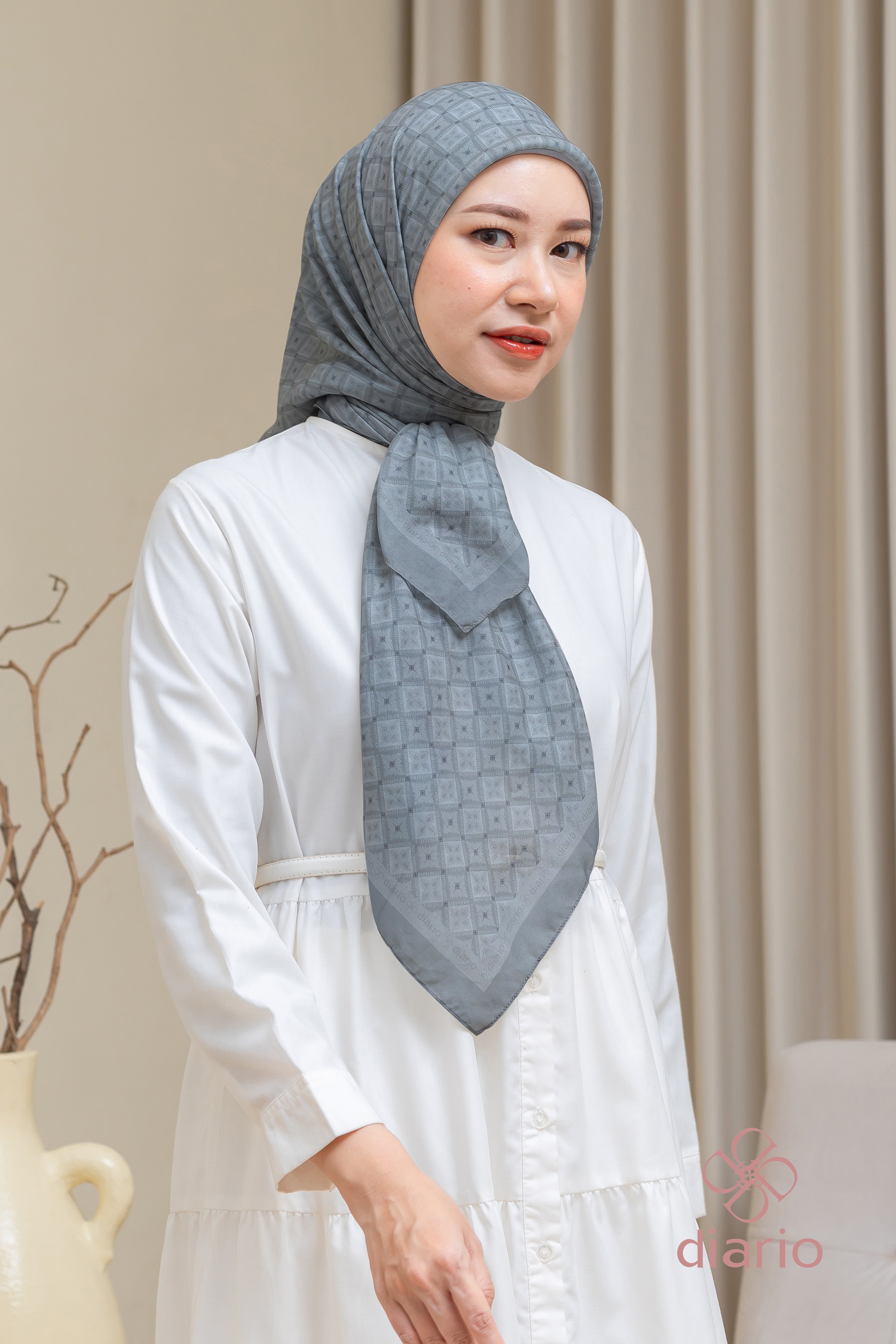 Diario - Ultrafine Alyssa Scarf Kerudung Segi Empat