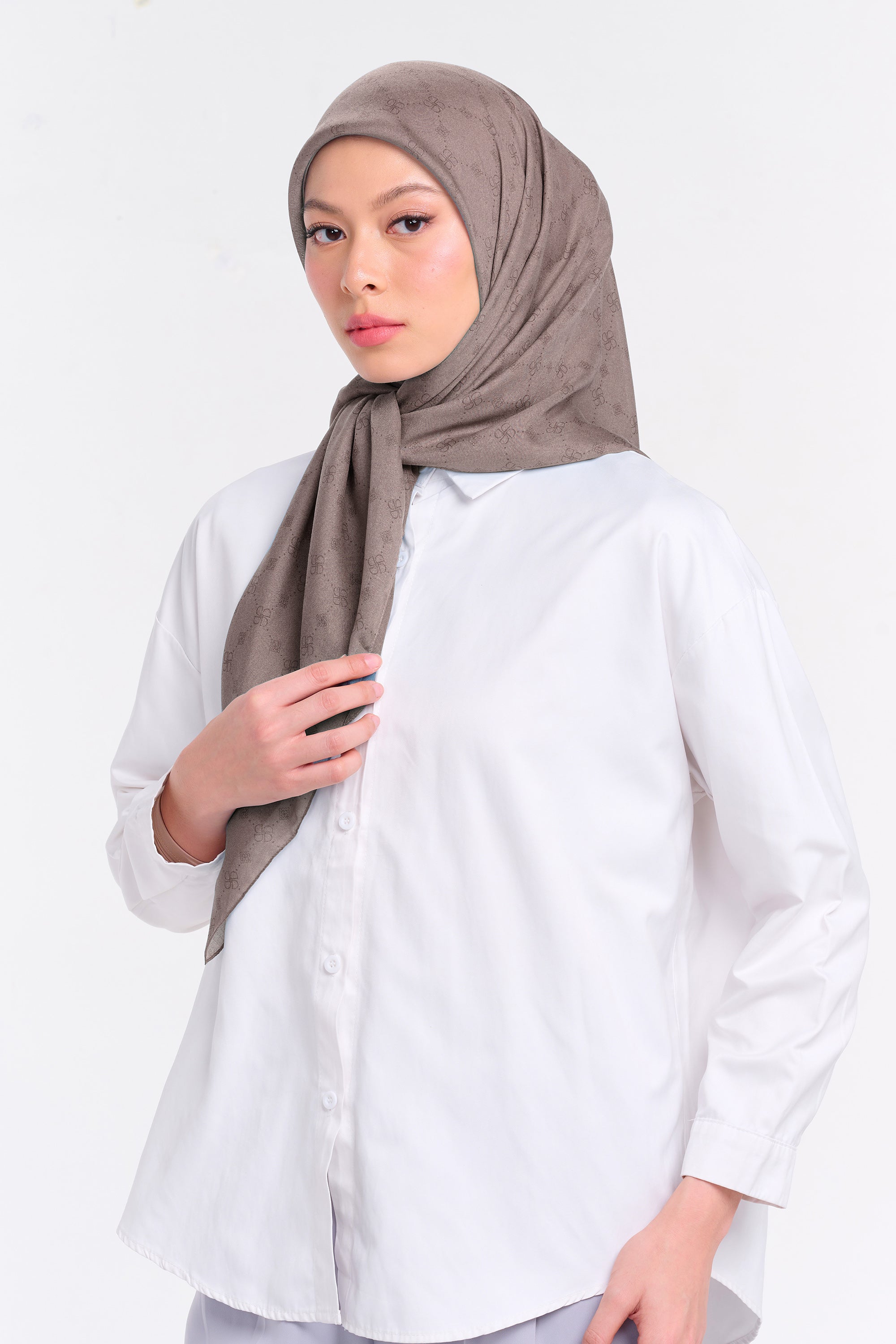 Ultrafine Amara Scarf Kerudung Segi Empat
