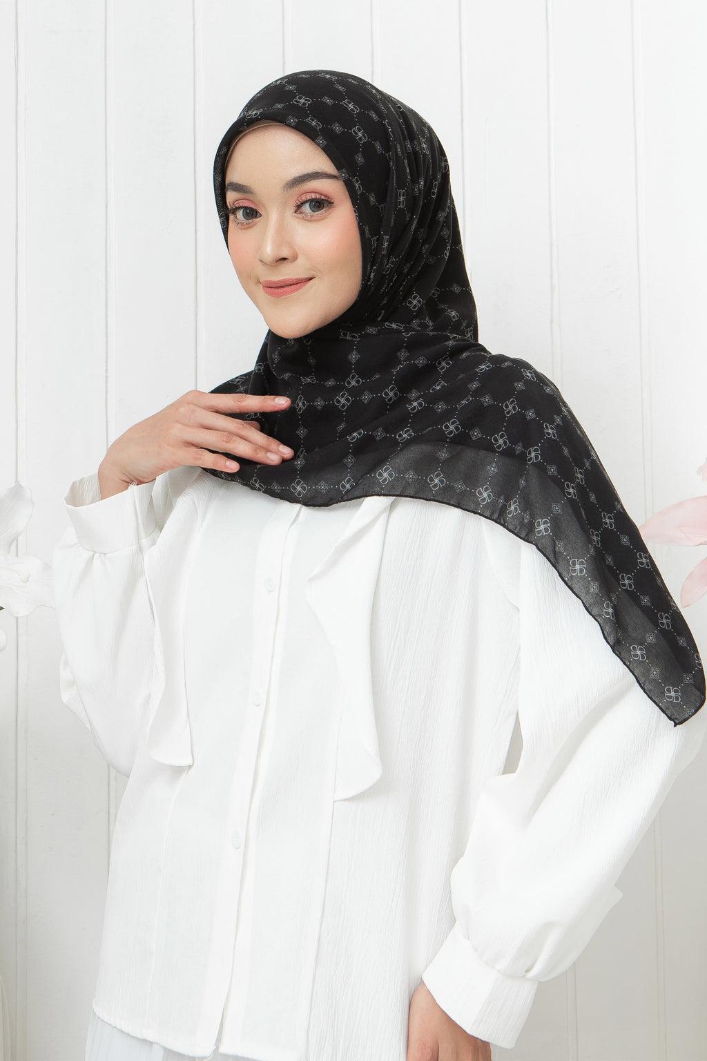 Ultrafine Amara Scarf Kerudung Segi Empat