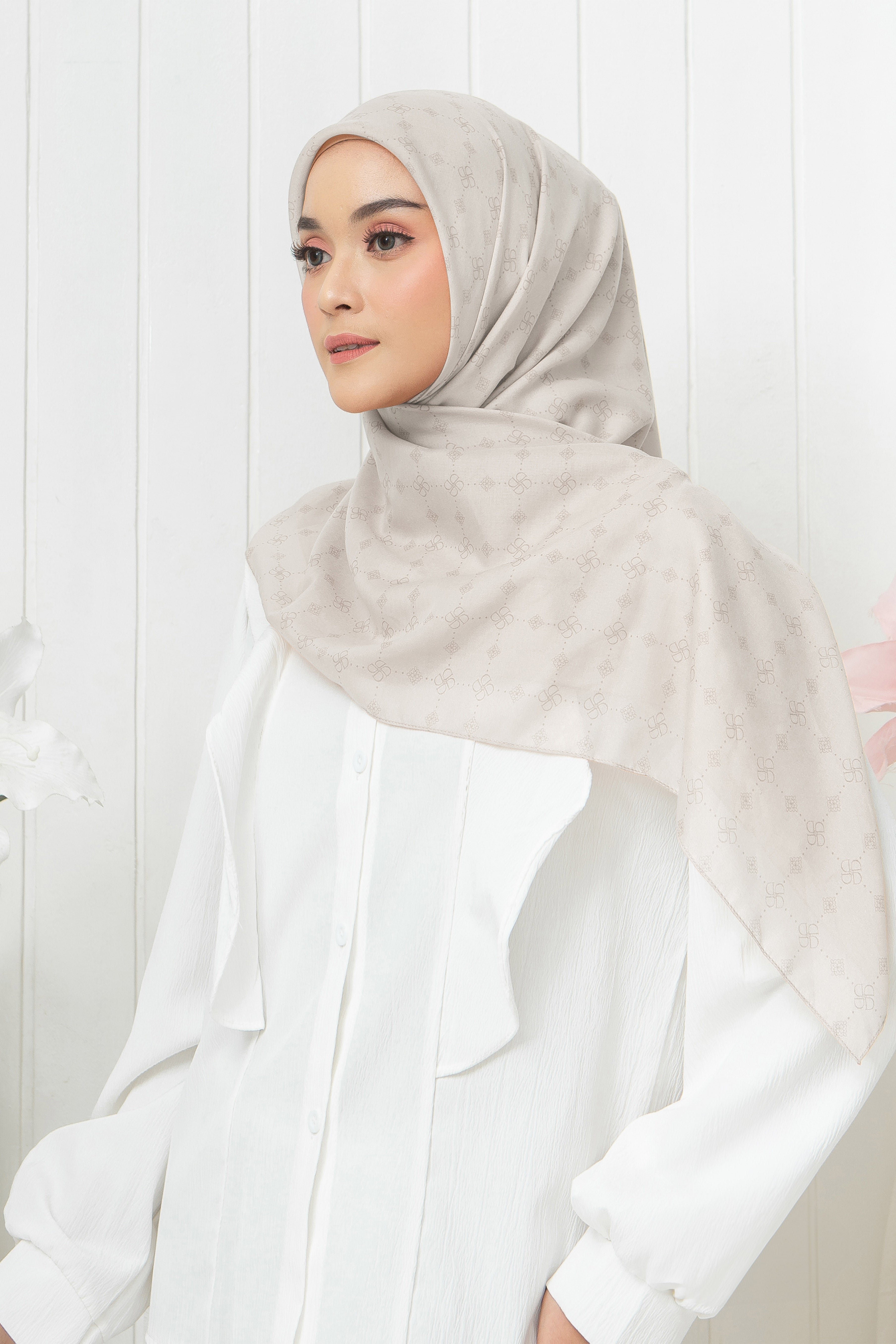 Ultrafine Amara Scarf Kerudung Segi Empat