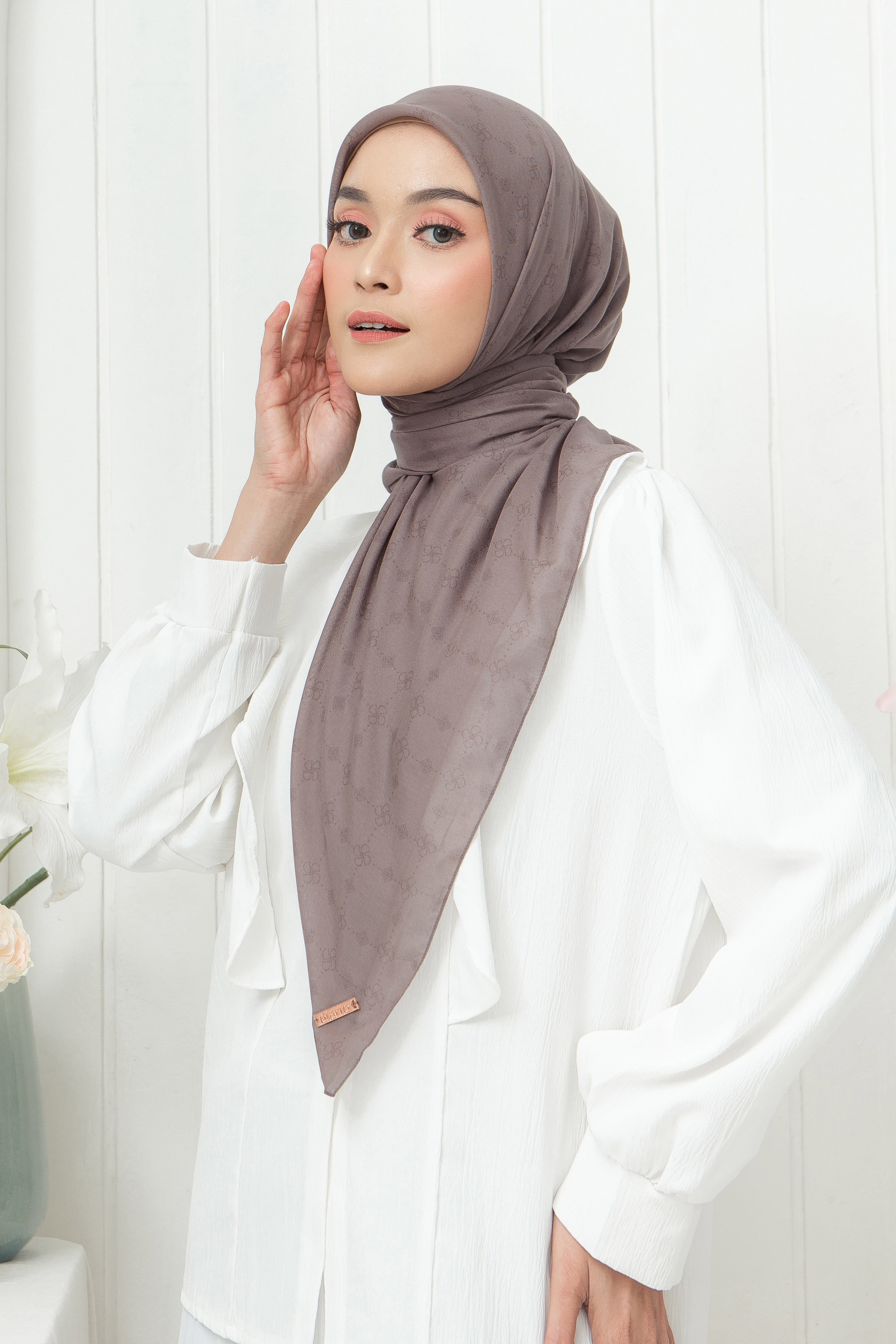 Ultrafine Amara Scarf Kerudung Segi Empat