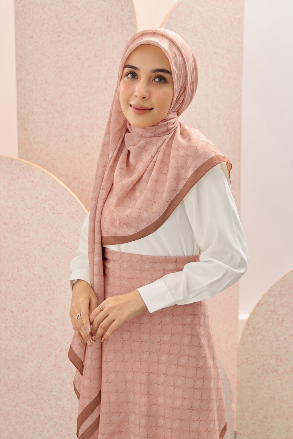 Ultrafine Athalia Scarf Kerudung Segi Empat