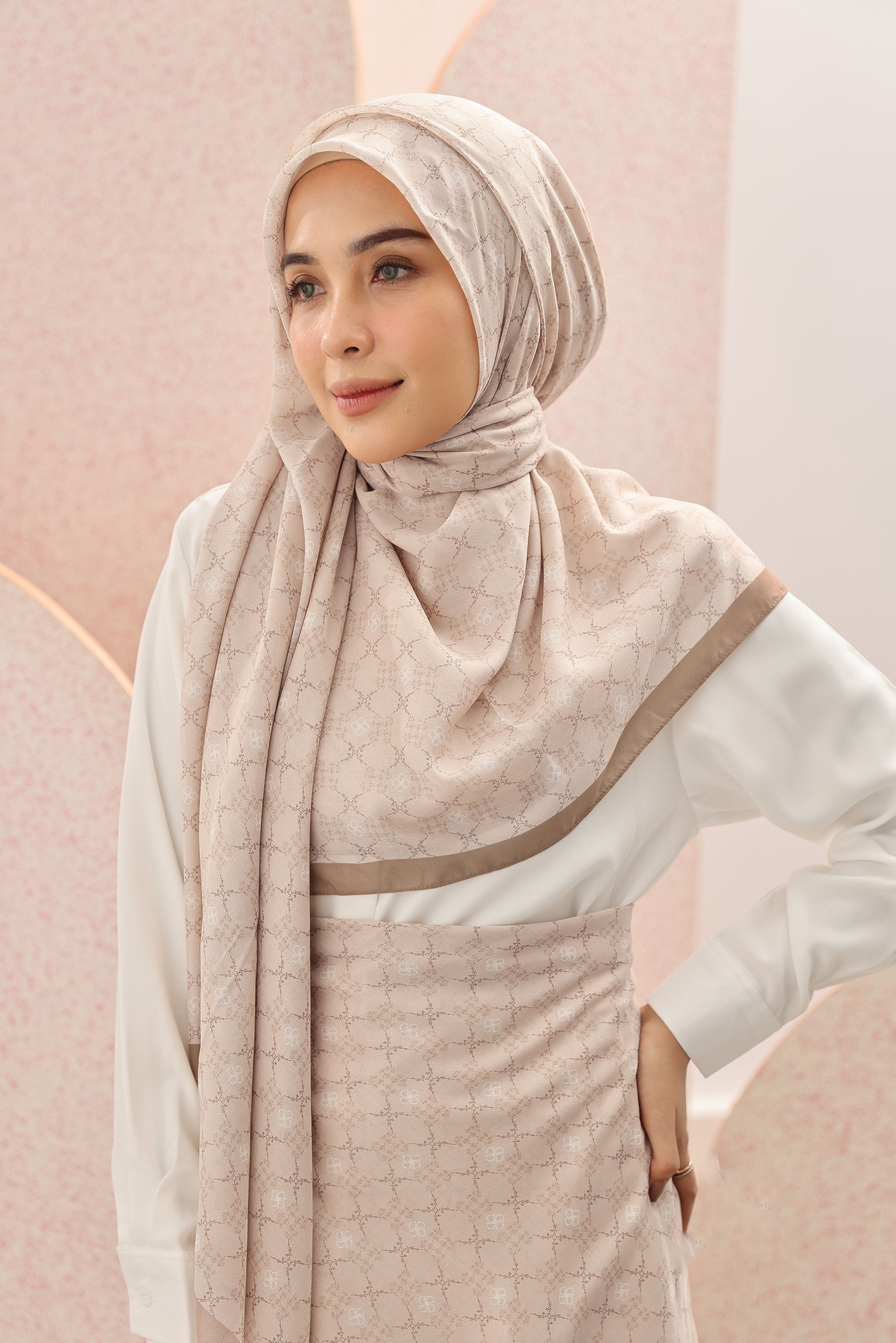 Ultrafine Athalia Scarf Kerudung Segi Empat