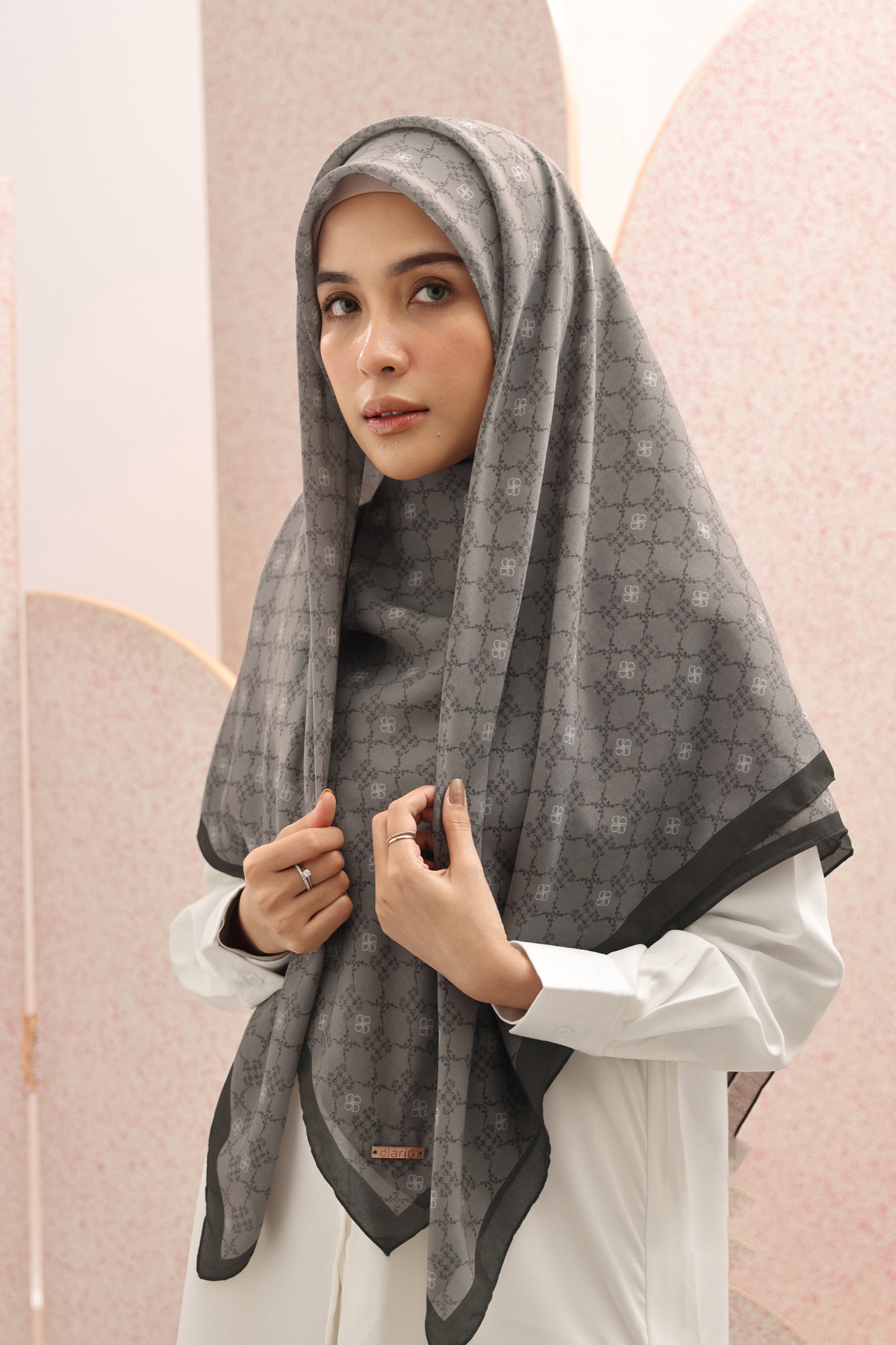 Ultrafine Athalia Scarf Kerudung Segi Empat