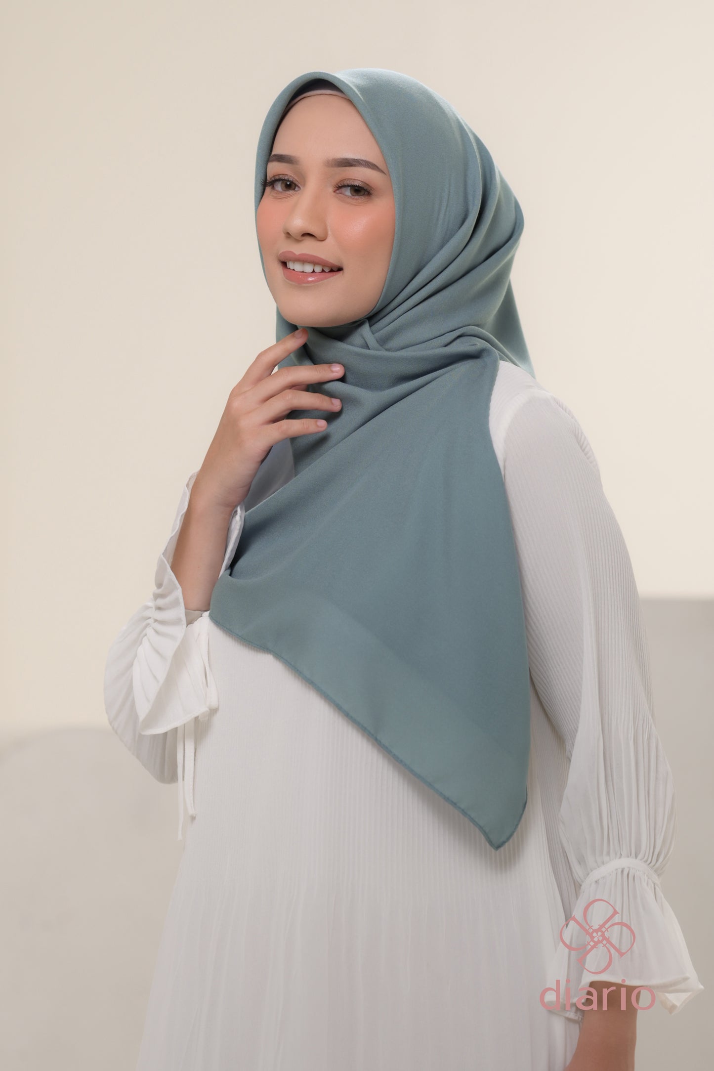 Diario - Kerudung Segi Empat Ultrafine Plain Scarf Voal Blue Series