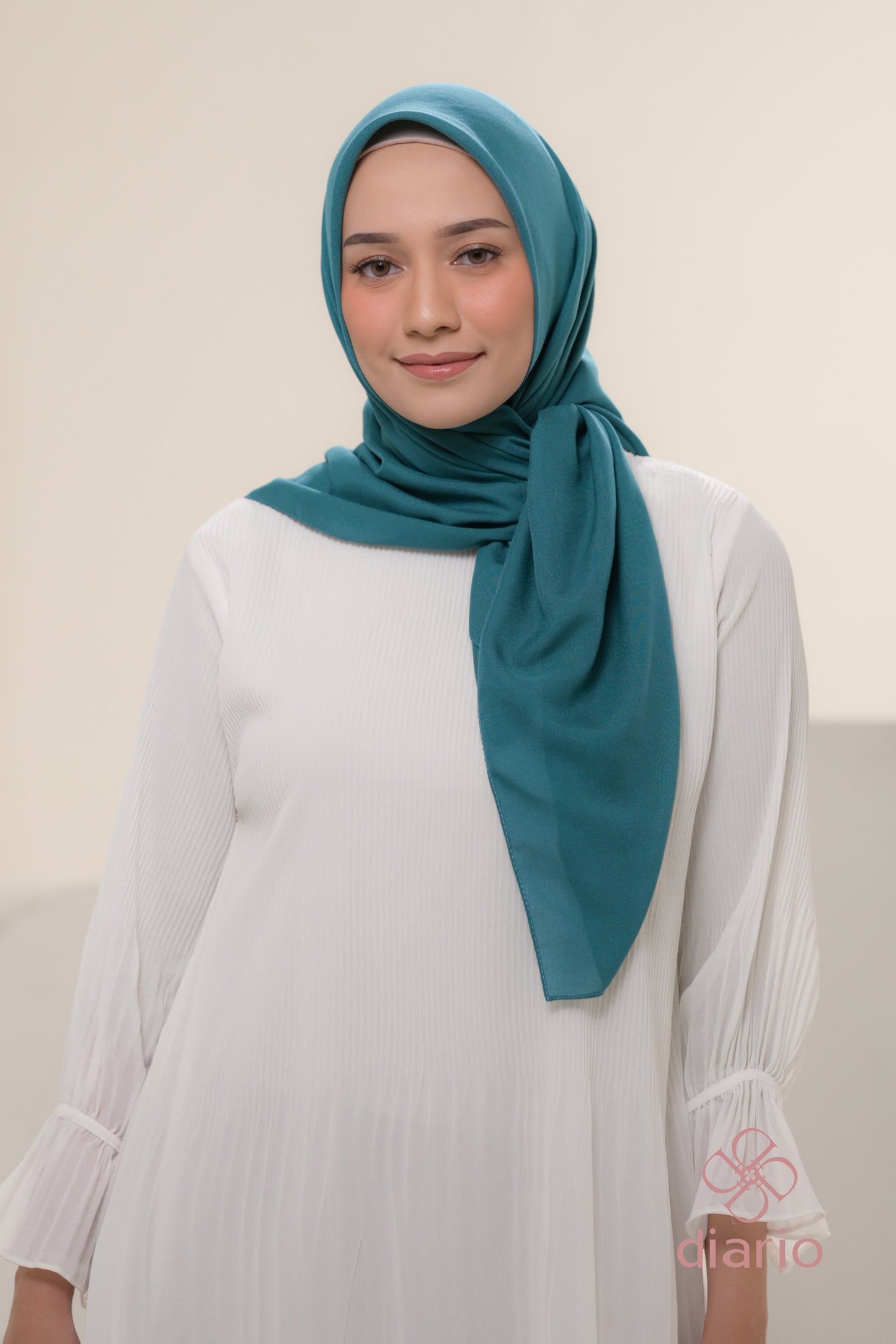 Diario - Kerudung Segi Empat Ultrafine Plain Scarf Voal Blue Series