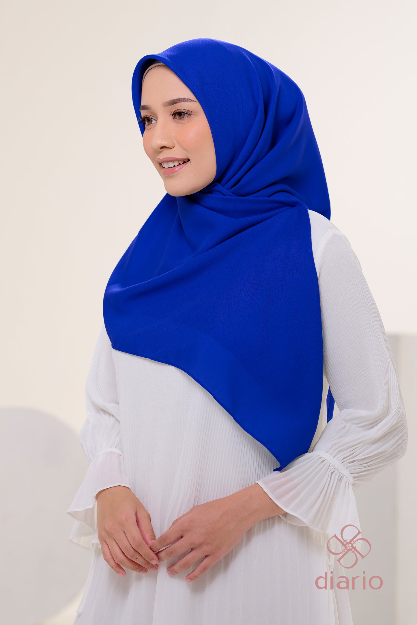 Diario - Kerudung Segi Empat Ultrafine Plain Scarf Voal Blue Series