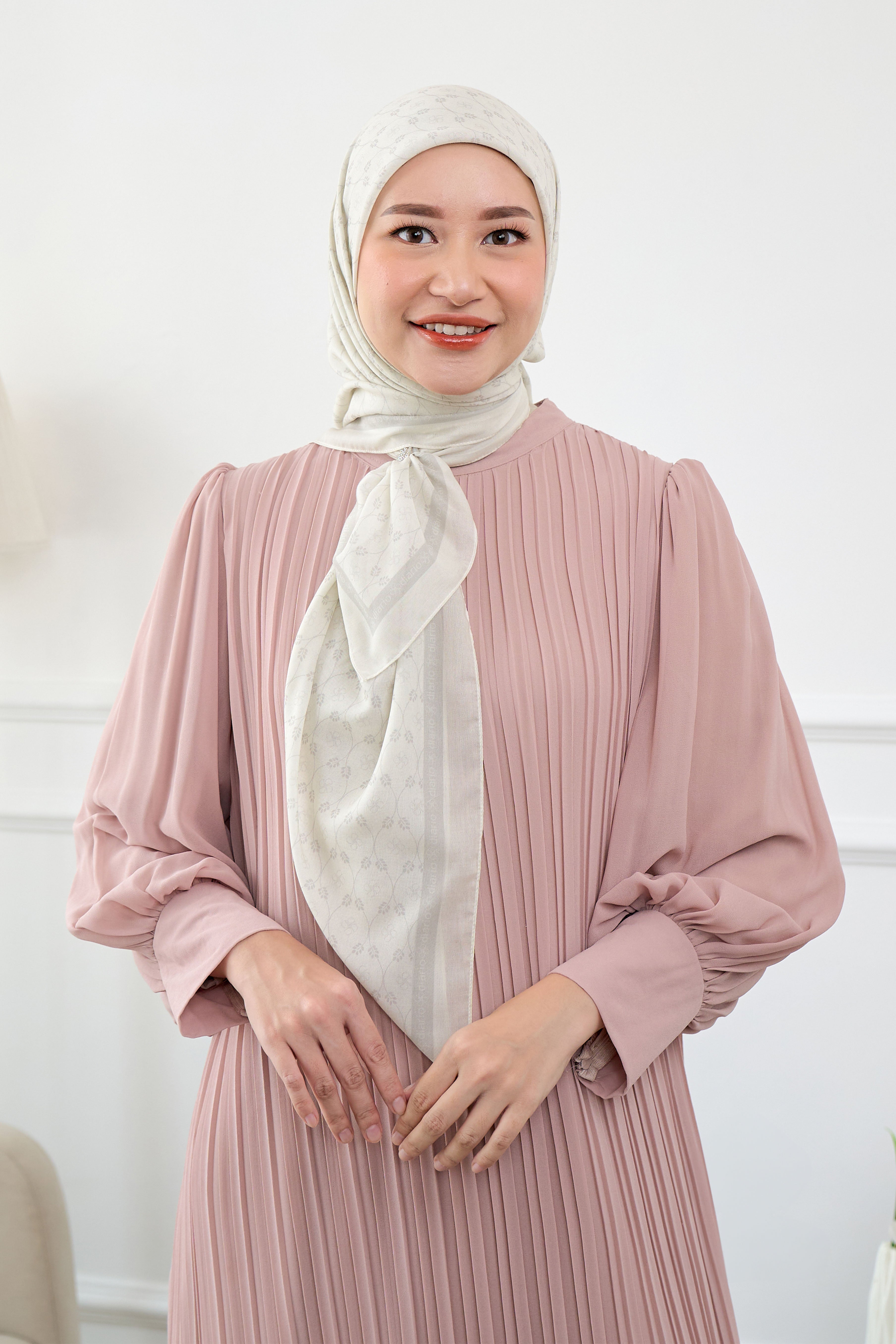 Ultrafine Calia Scarf Kerudung Segi Empat