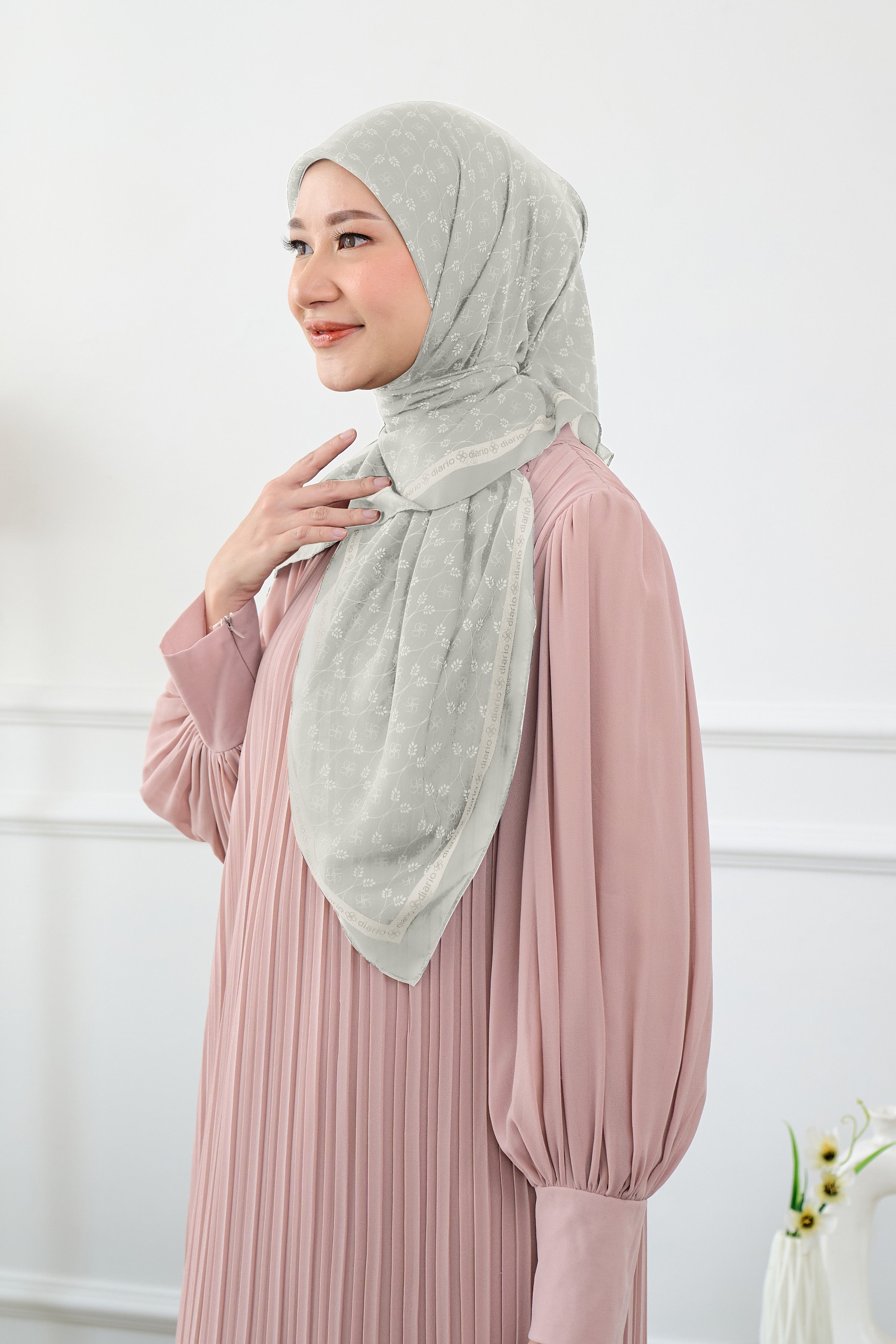 Ultrafine Calia Scarf Kerudung Segi Empat