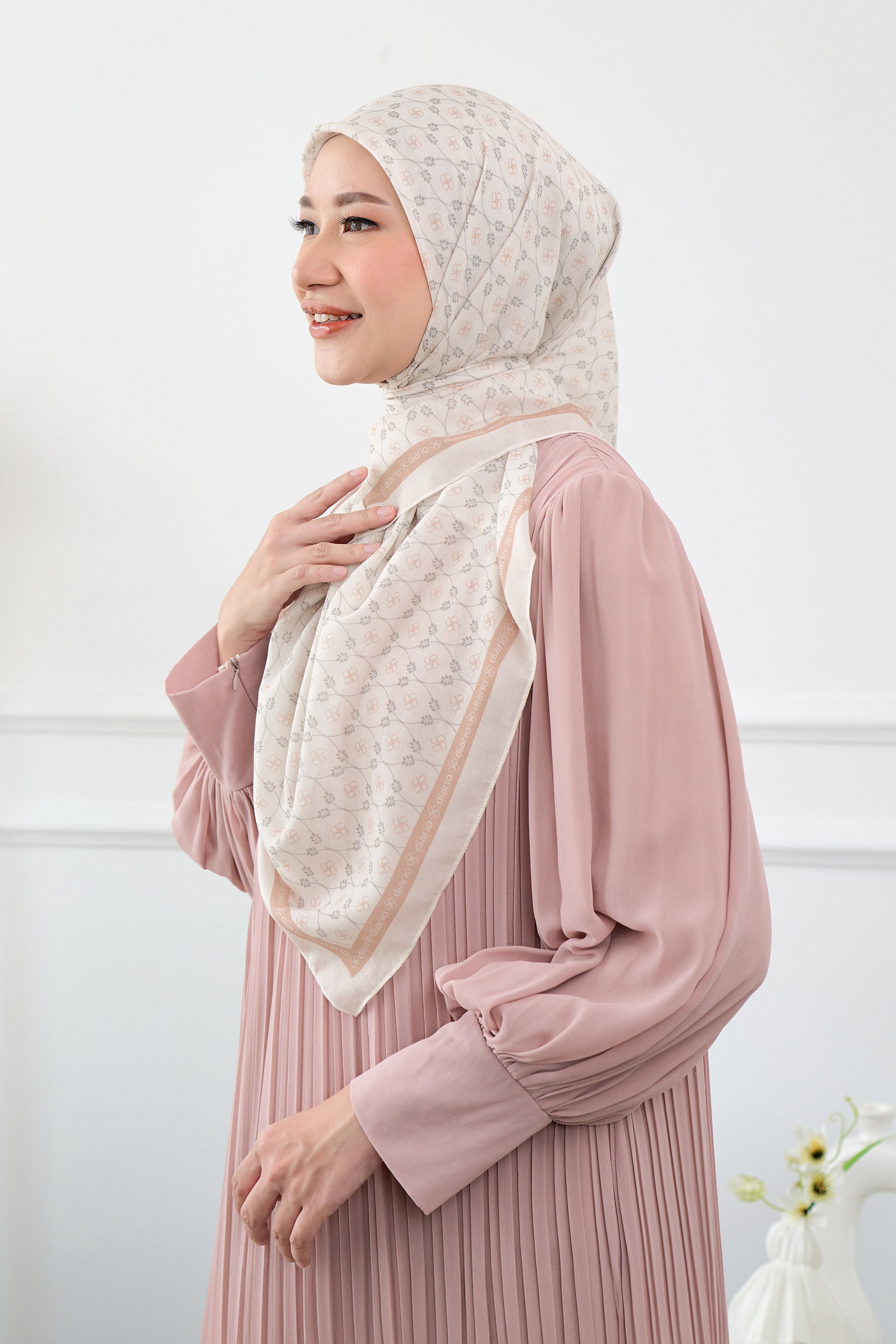 Ultrafine Calia Scarf Kerudung Segi Empat