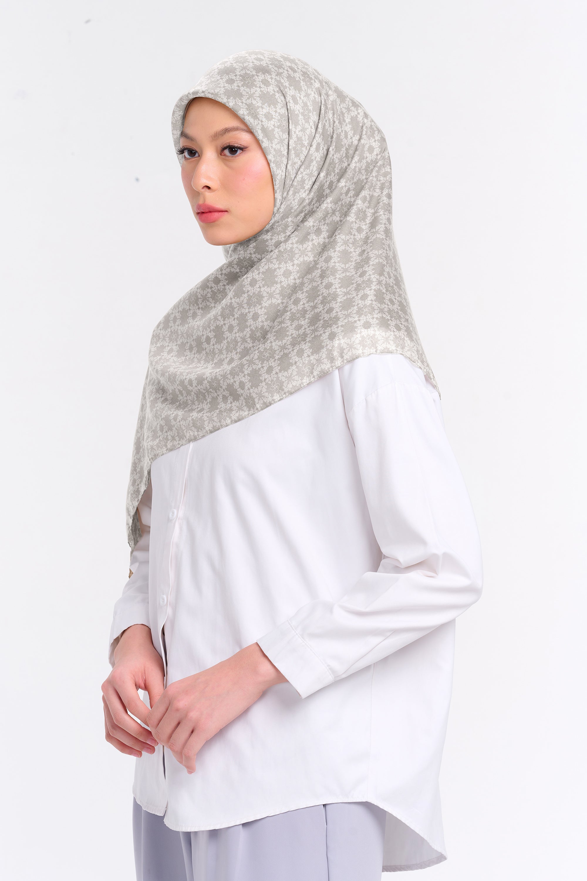 Ultrafine Callista Scarf Kerudung Segi Empat