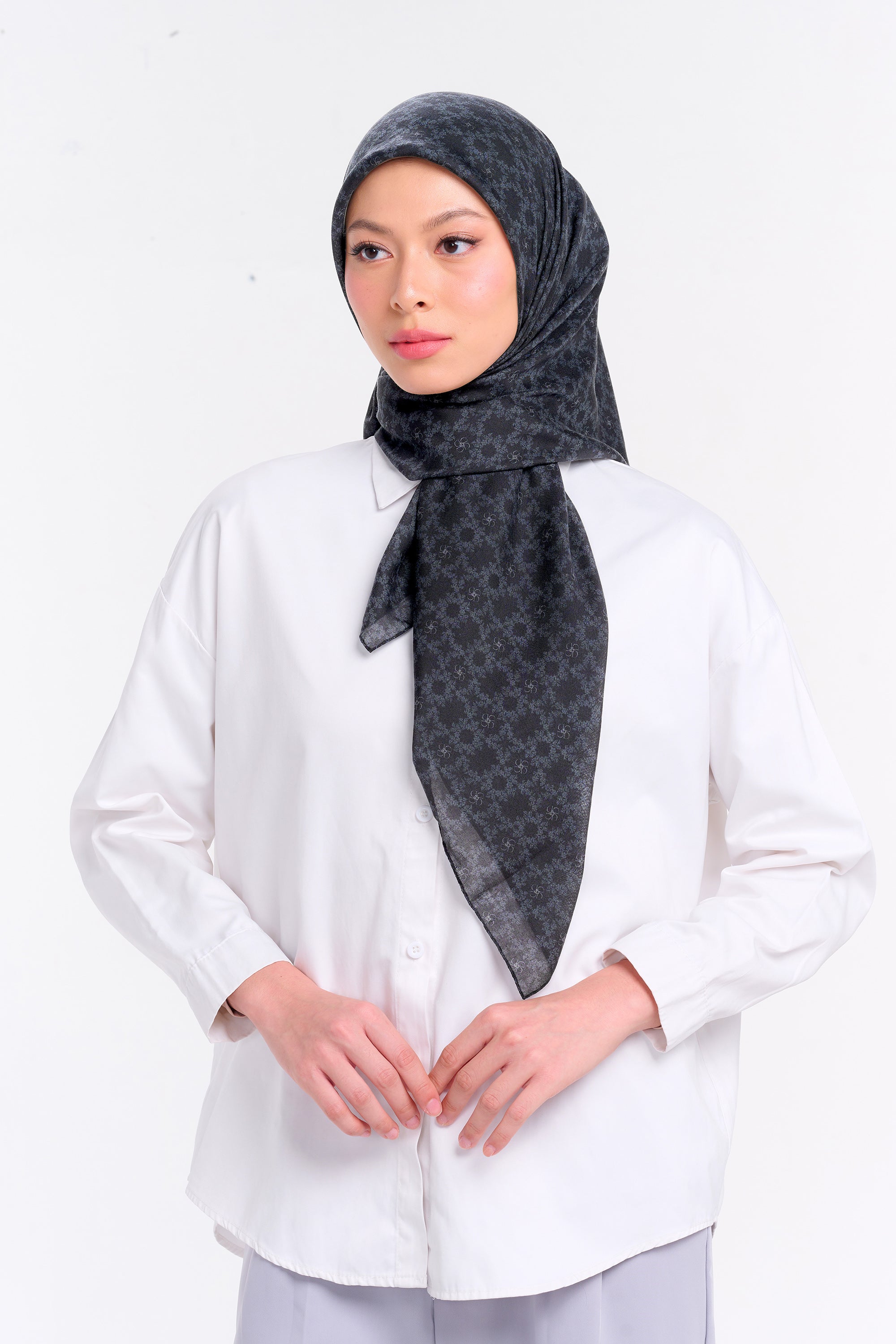 Ultrafine Callista Scarf Kerudung Segi Empat