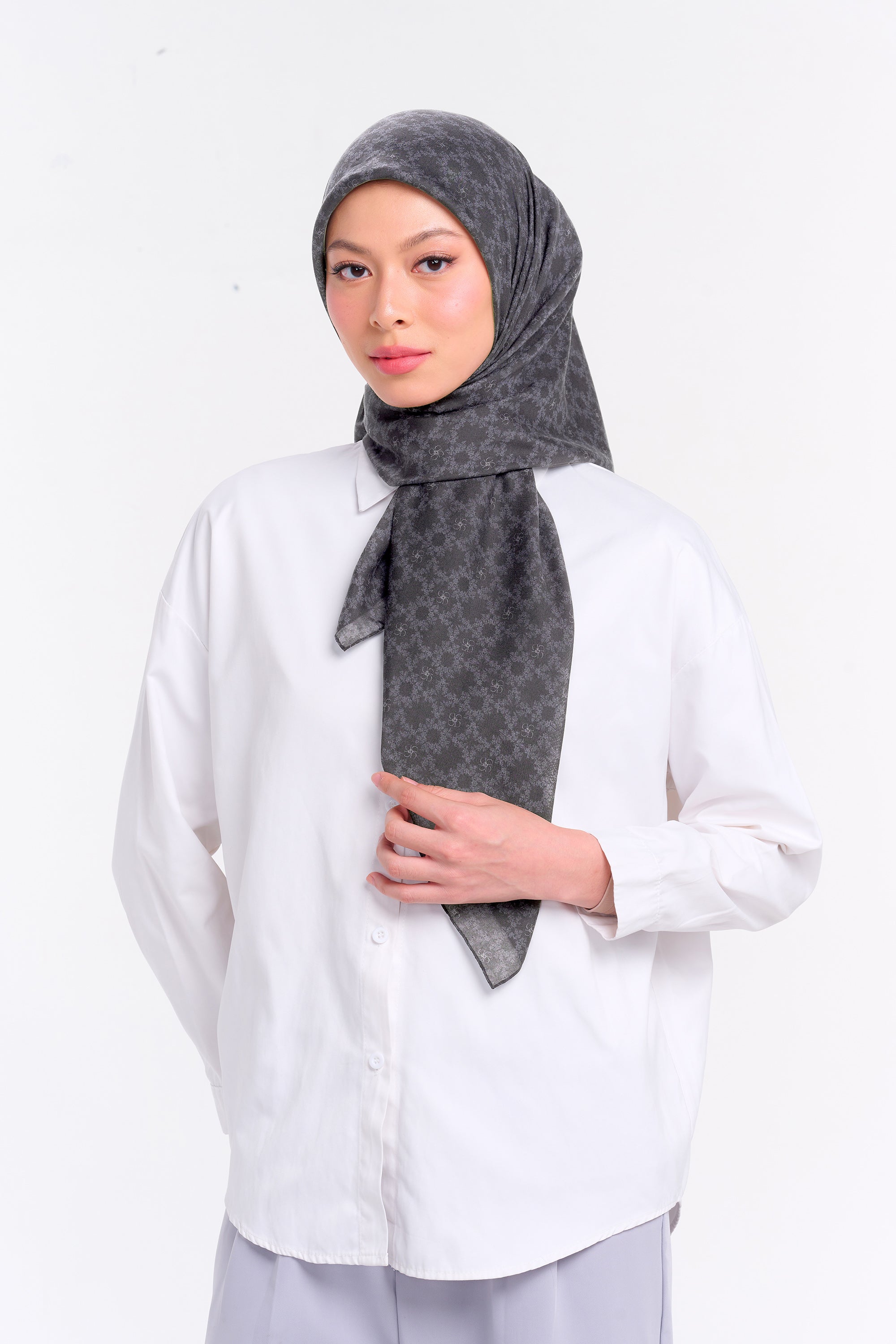 Ultrafine Callista Scarf Kerudung Segi Empat