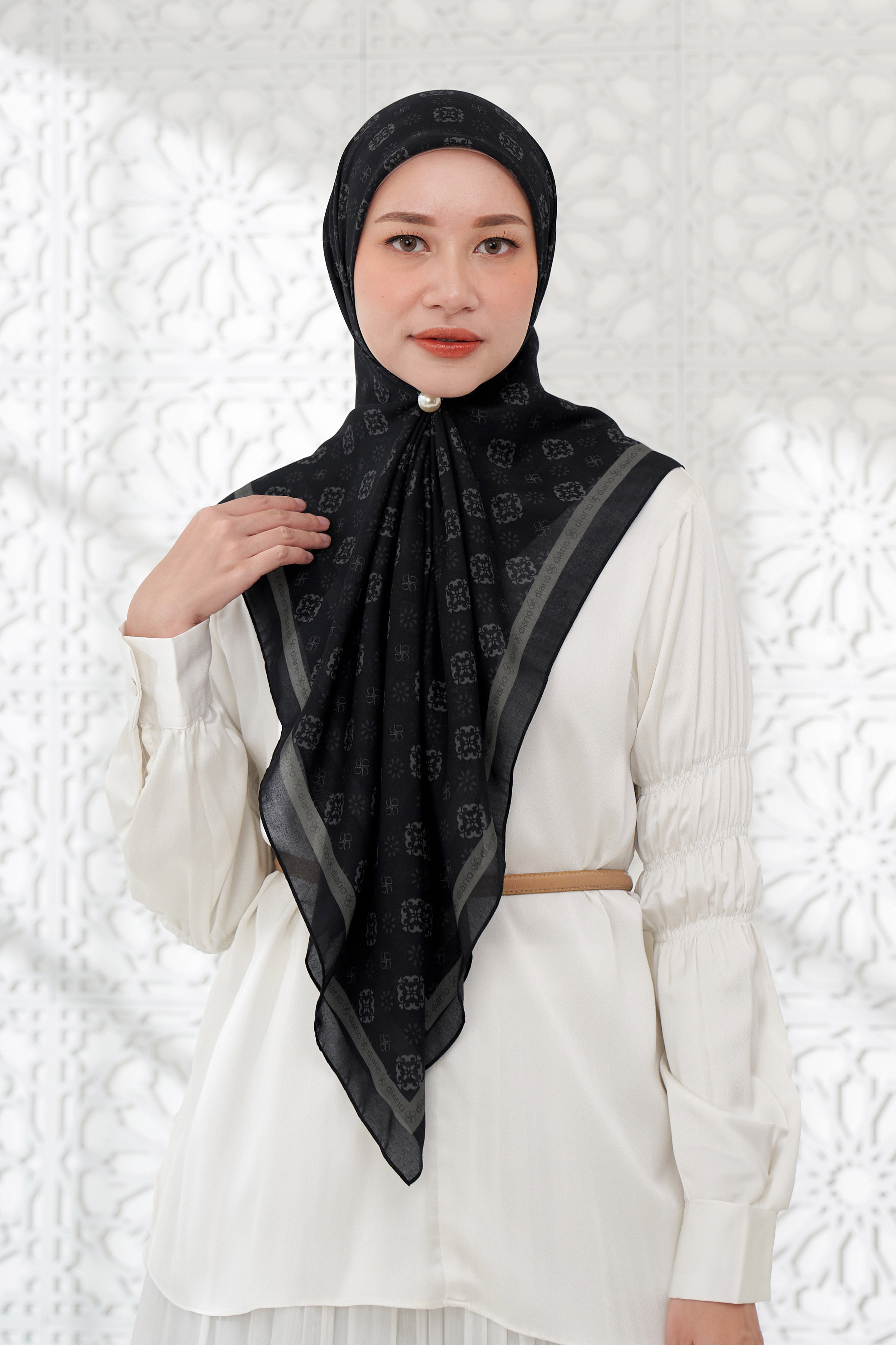 Ultrafine Camillia Scarf Kerudung Segi Empat