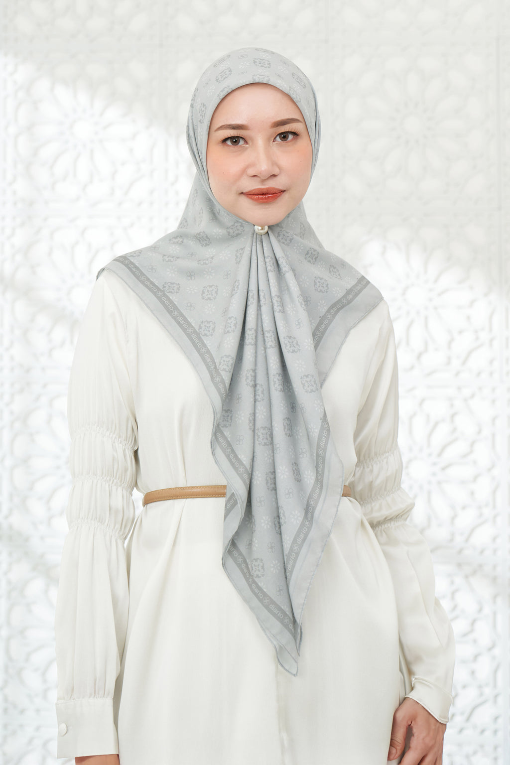 Ultrafine Camillia Scarf Kerudung Segi Empat