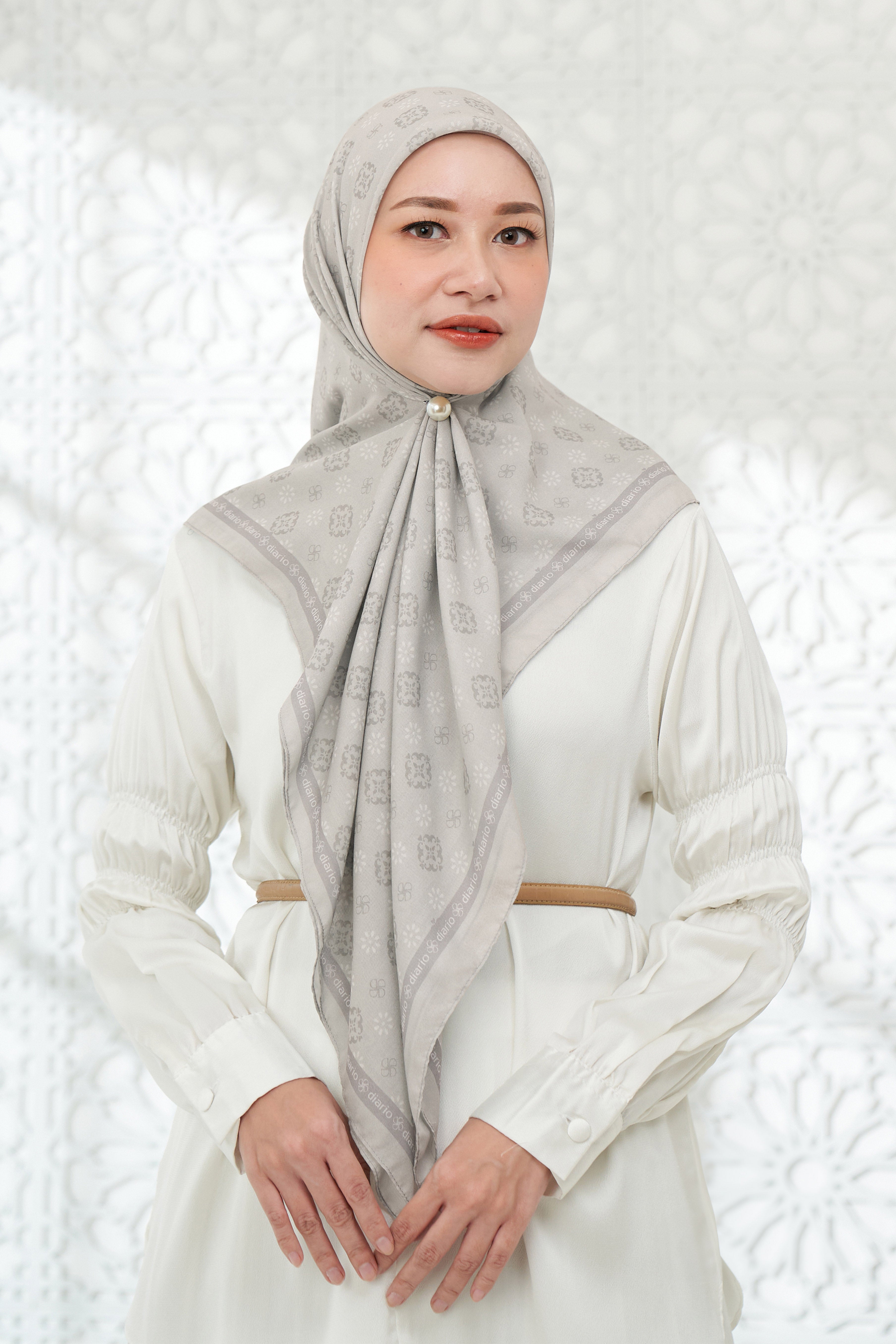Ultrafine Camillia Scarf Kerudung Segi Empat
