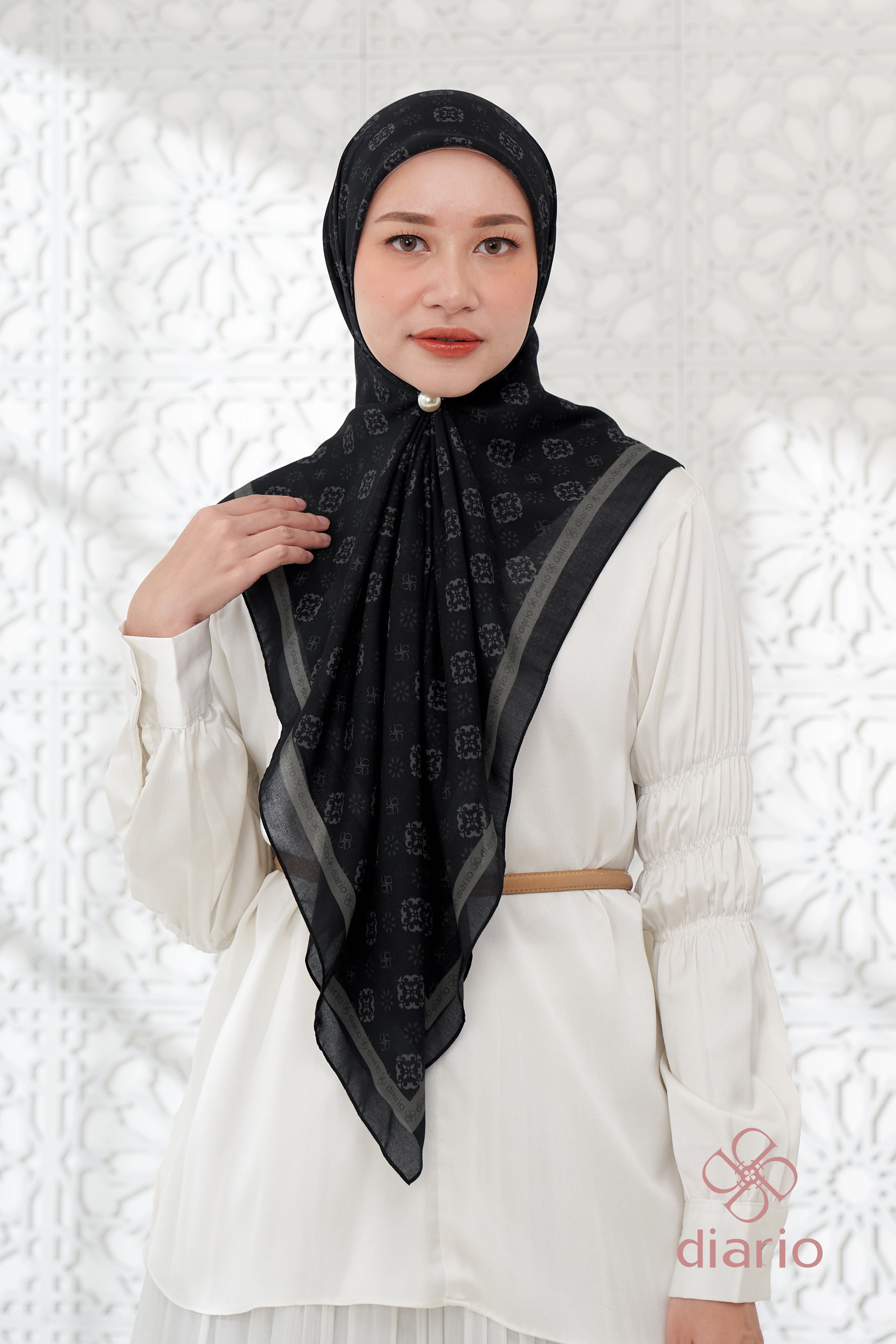 Diario - Ultrafine Camillia Scarf Kerudung Segi Empat
