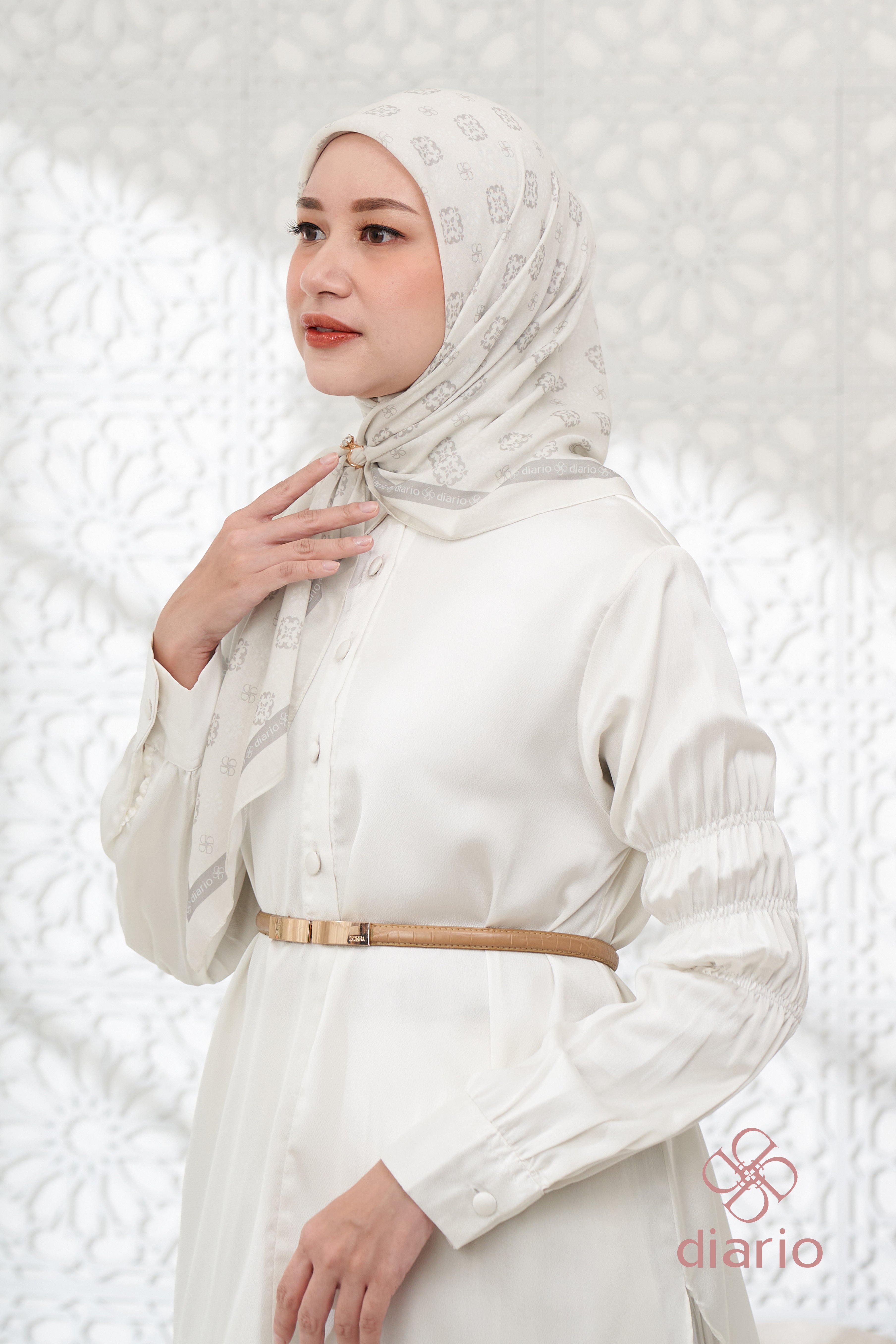Diario - Ultrafine Camillia Scarf Kerudung Segi Empat