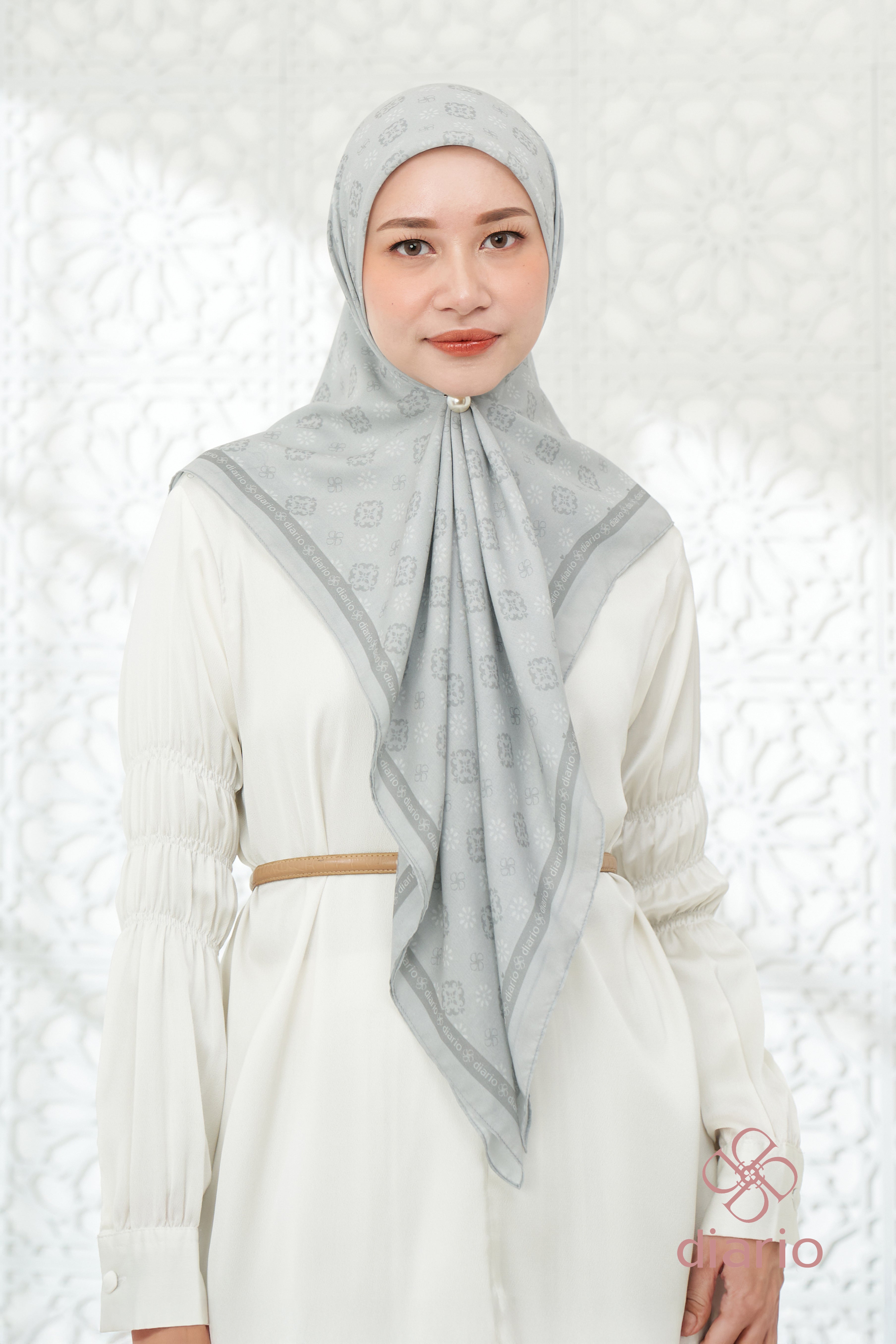 Diario - Ultrafine Camillia Scarf Kerudung Segi Empat