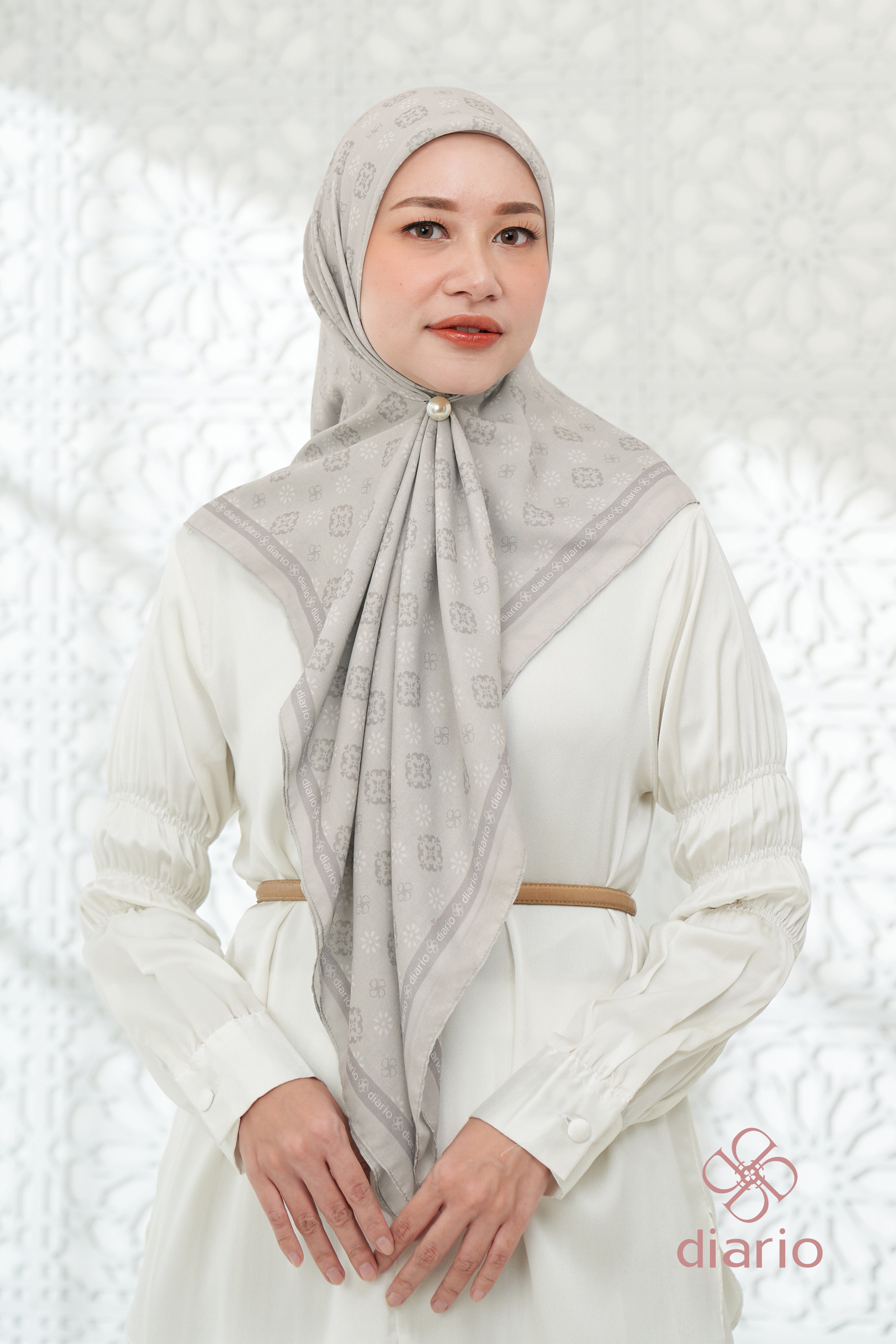 Diario - Ultrafine Camillia Scarf Kerudung Segi Empat