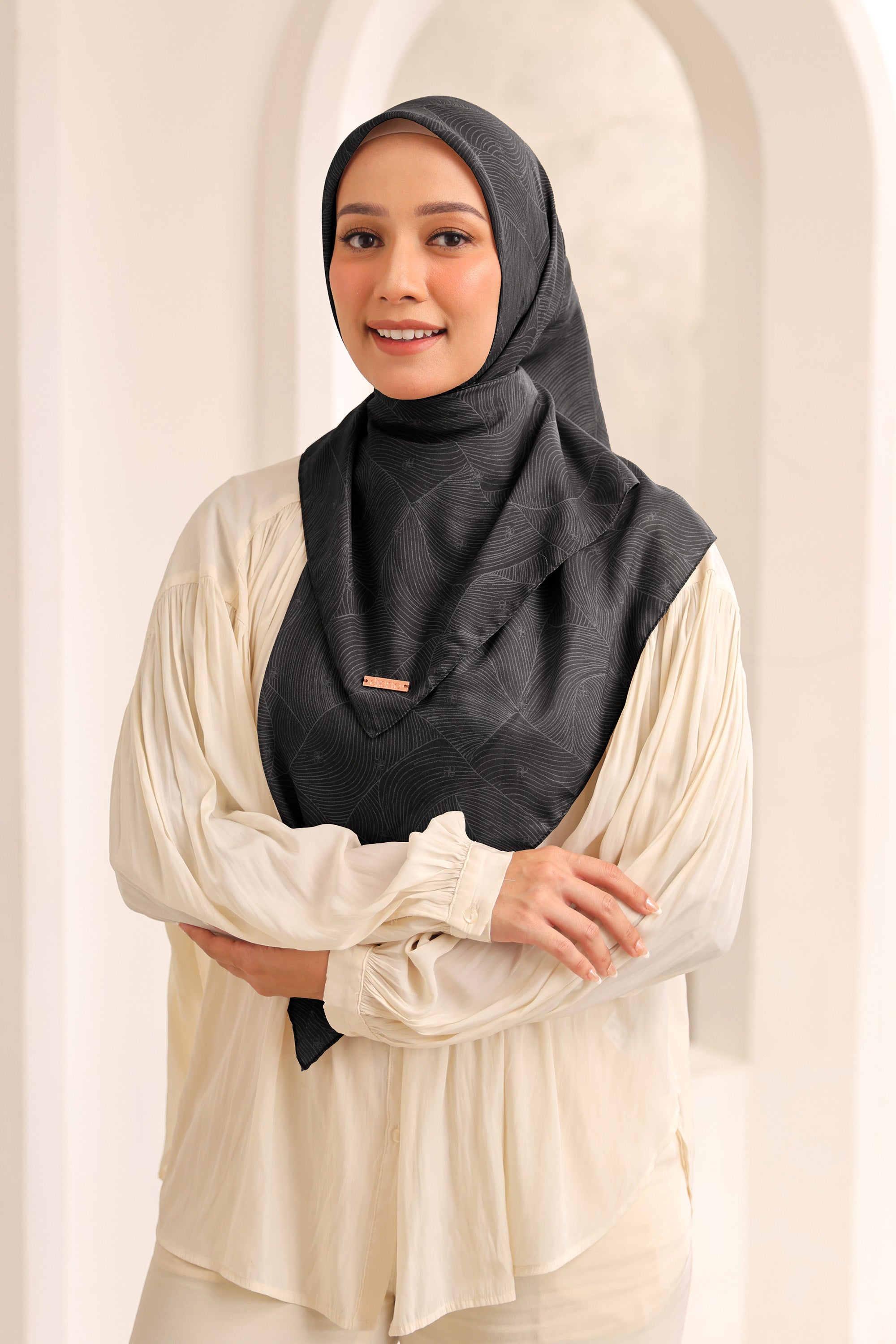 Ultrafine Catlyn Scarf Kerudung Segi Empat