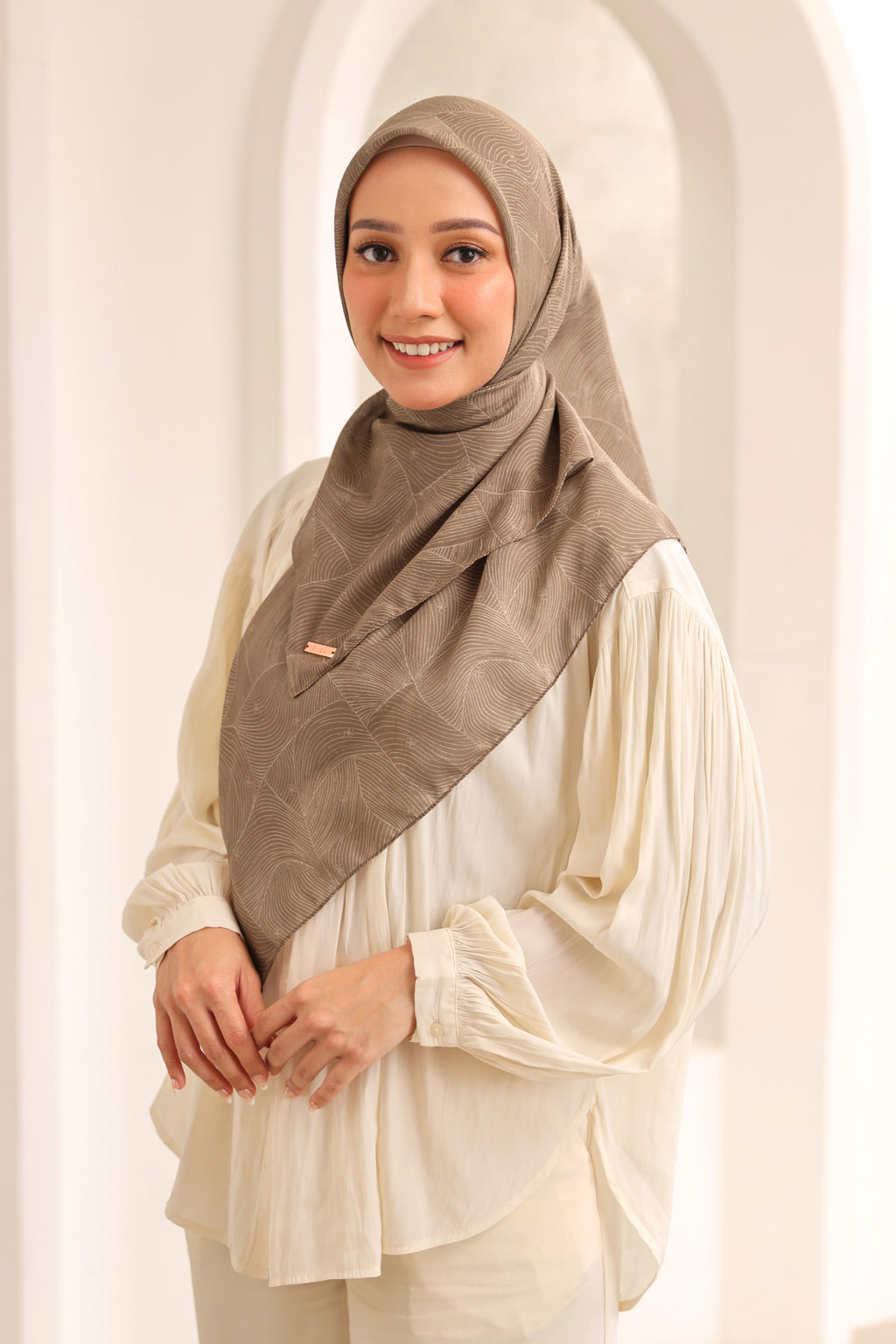 Ultrafine Catlyn Scarf Kerudung Segi Empat