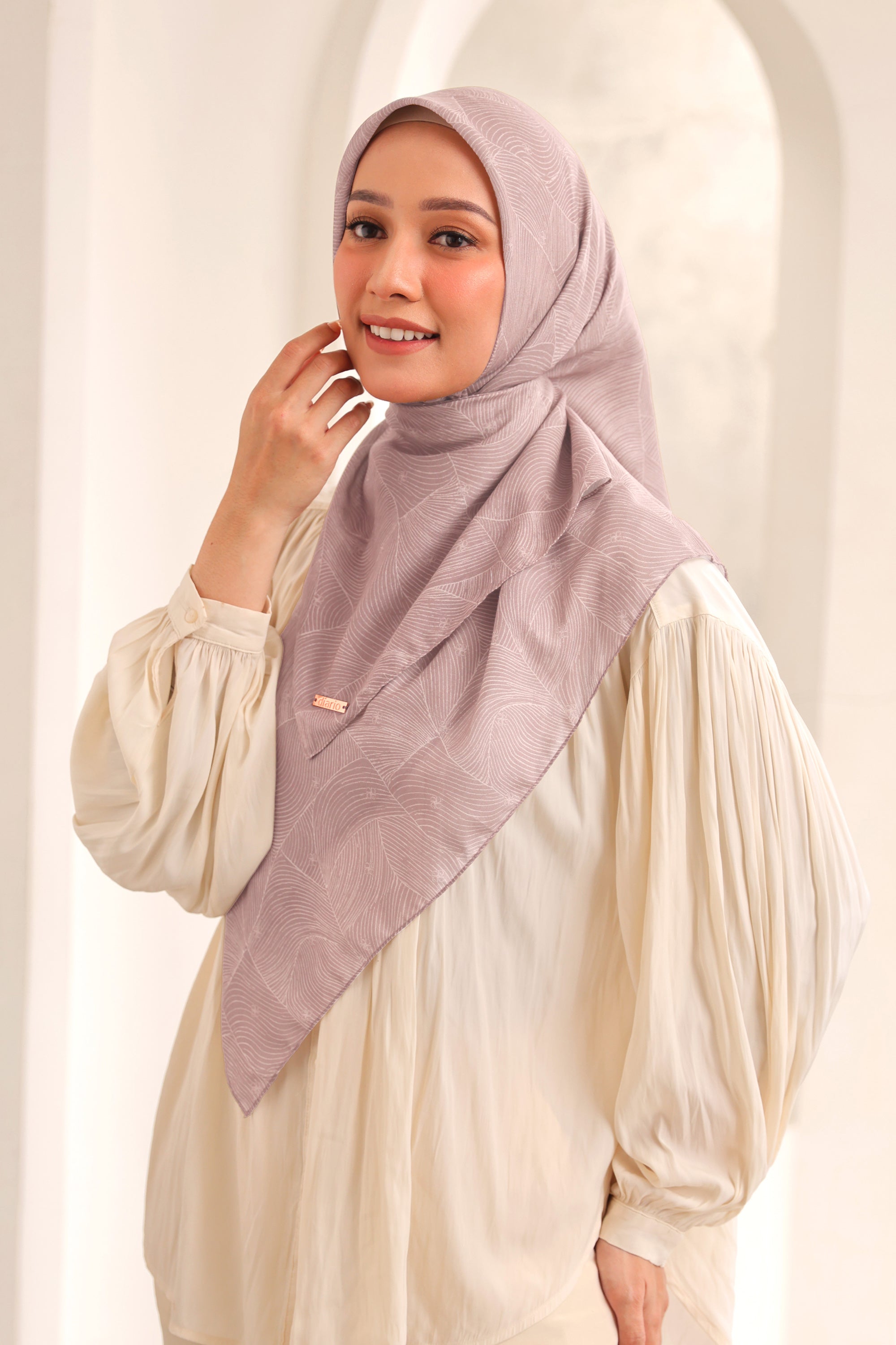 Ultrafine Catlyn Scarf Kerudung Segi Empat