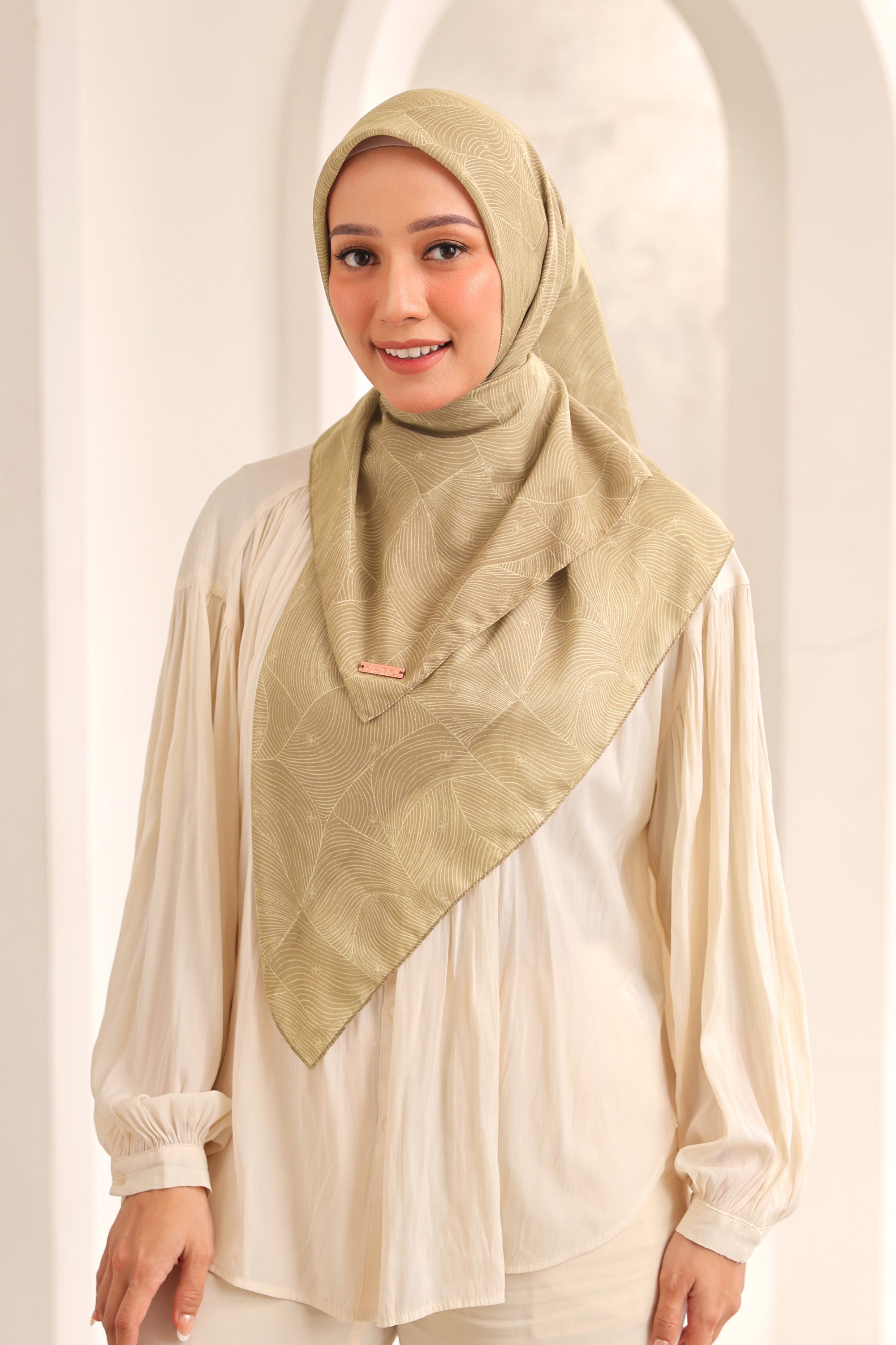Ultrafine Catlyn Scarf Kerudung Segi Empat