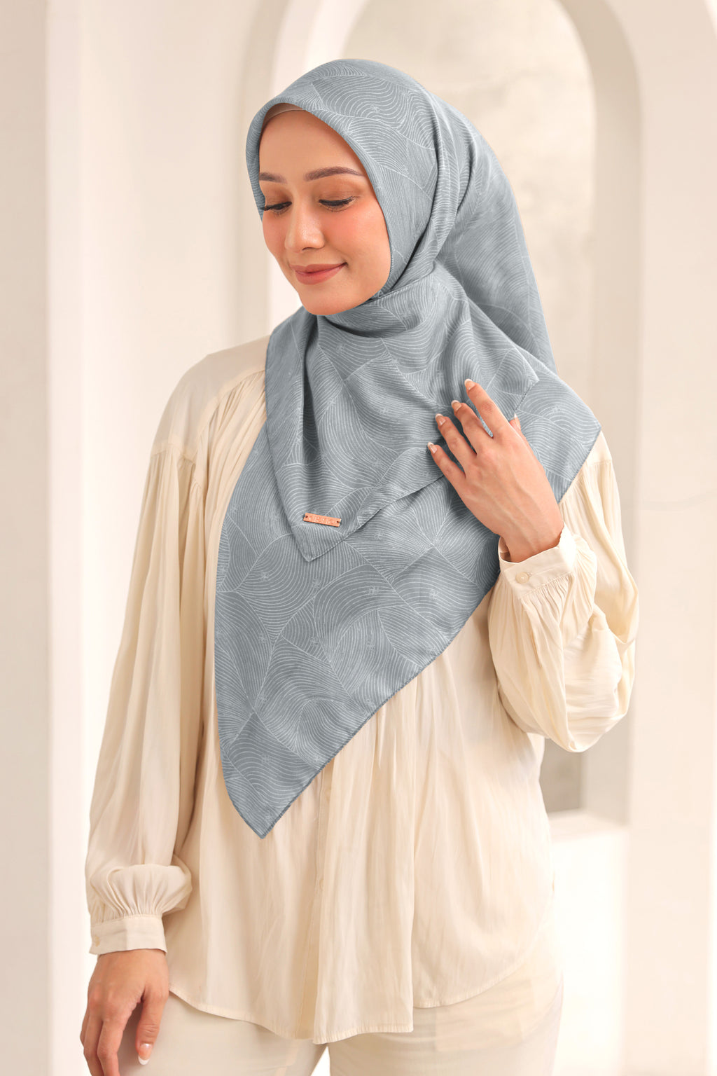 Ultrafine Catlyn Scarf Kerudung Segi Empat