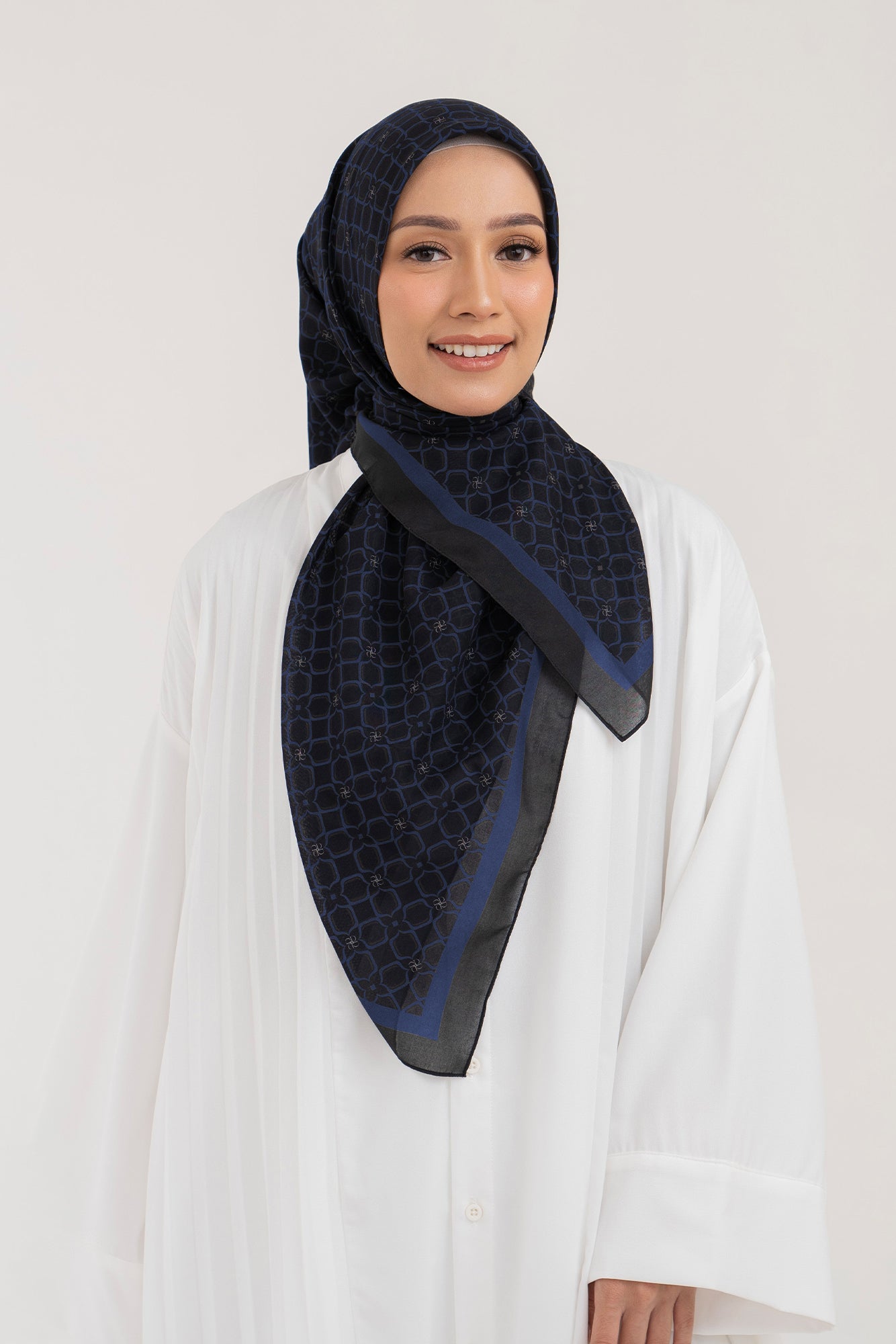 Ultrafine Cellia Scarf Kerudung Segi Empat