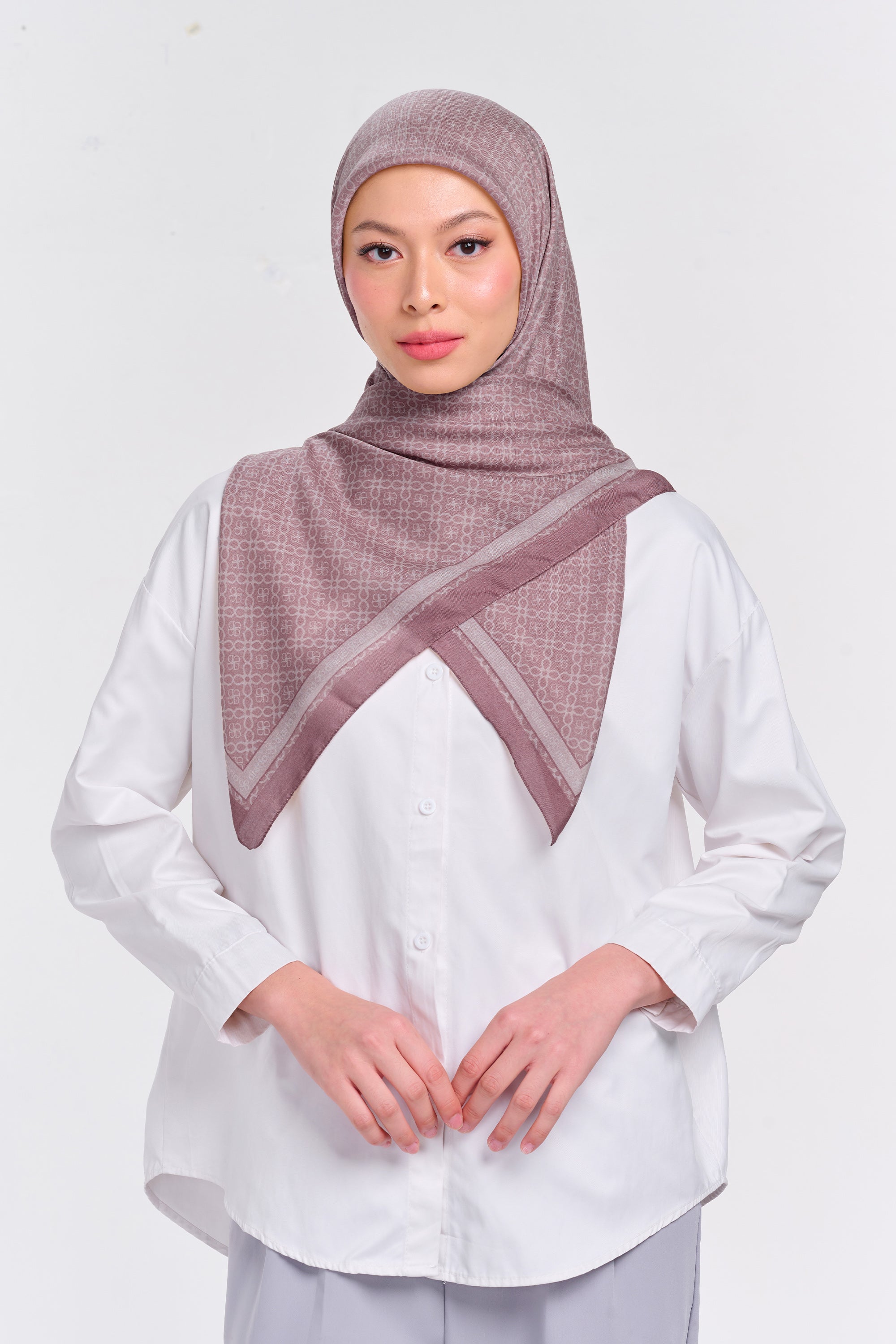 Ultrafine Chelsea Scarf Kerudung Segi Empat