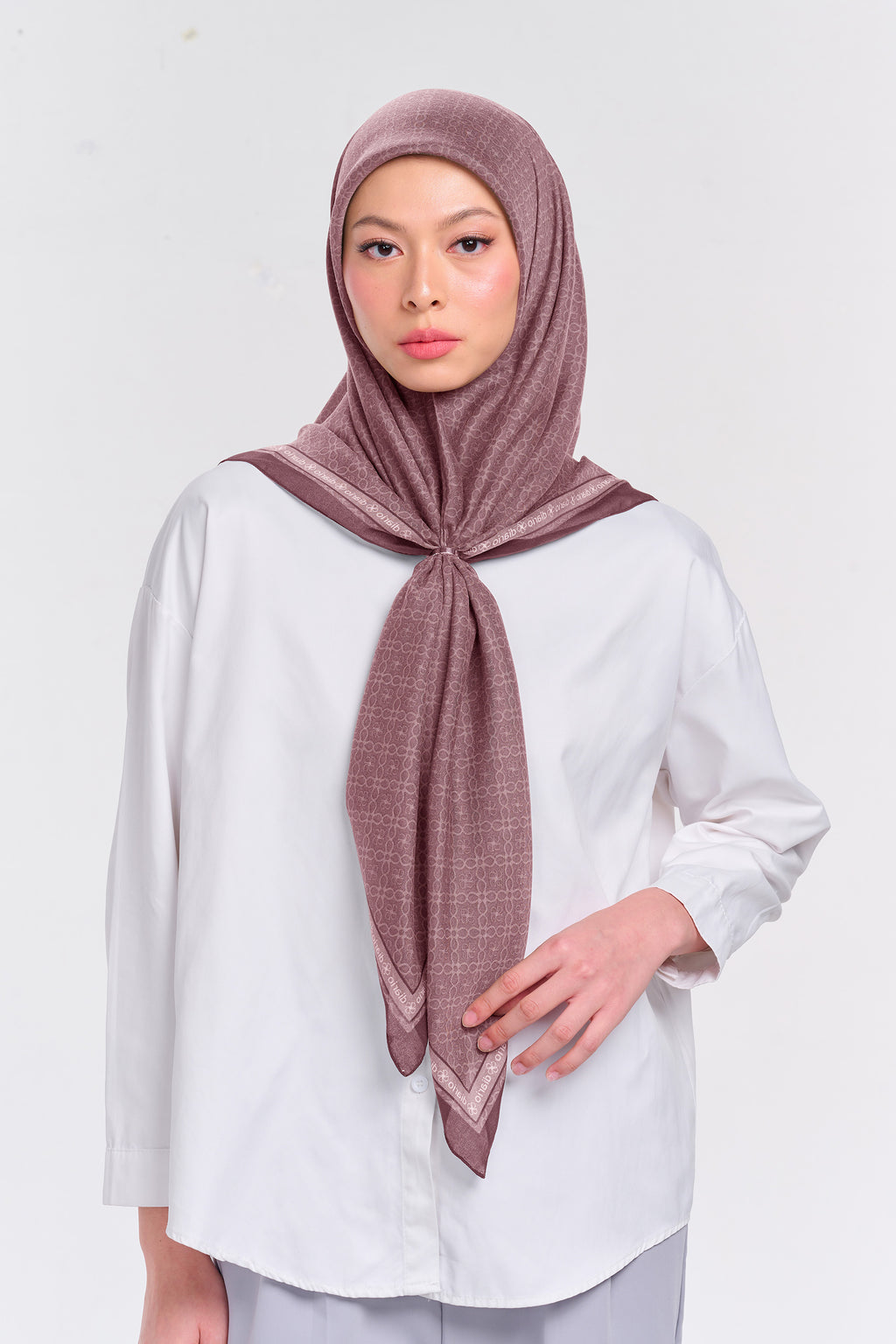 Ultrafine Chelsea Scarf Kerudung Segi Empat