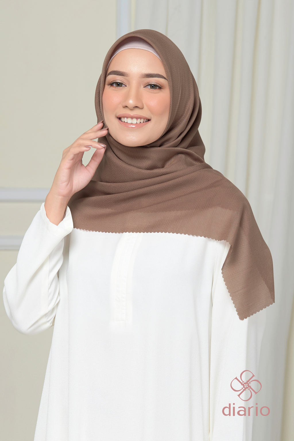 Diario - Kerudung Segi Empat Chevron Plain Scarf