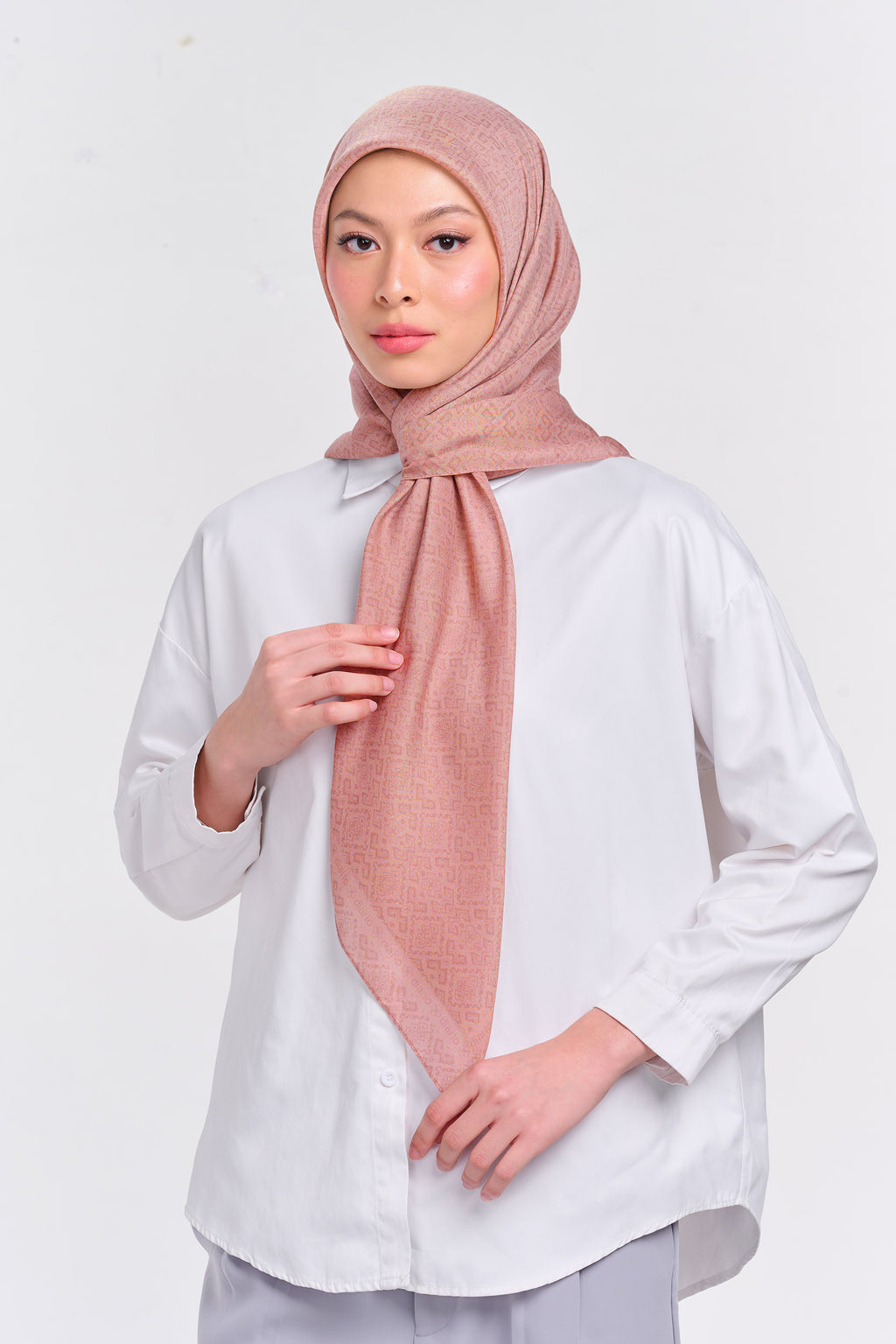 Ultrafine Clara Scarf Kerudung Segi Empat