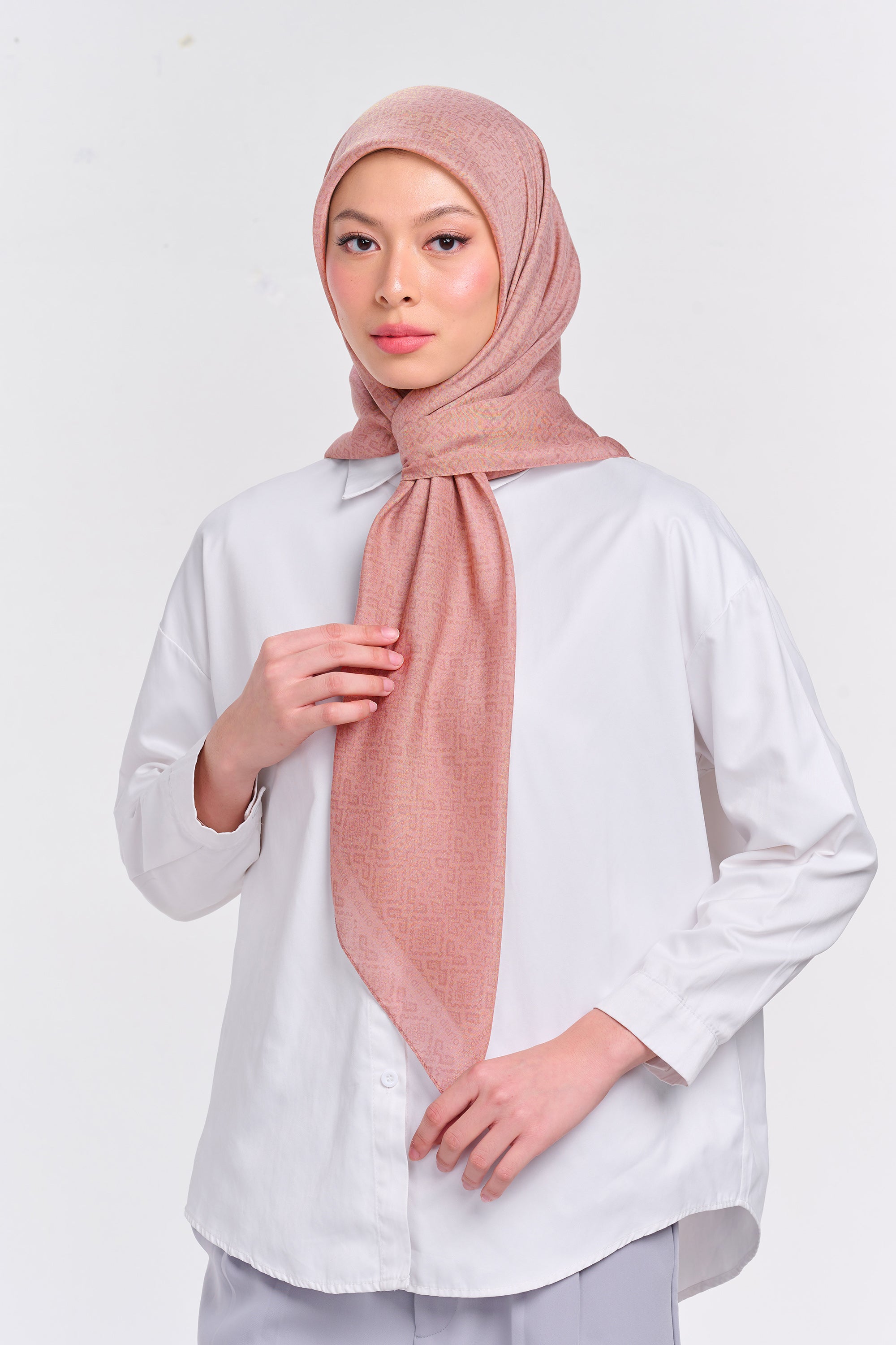 Ultrafine Clara Scarf Kerudung Segi Empat
