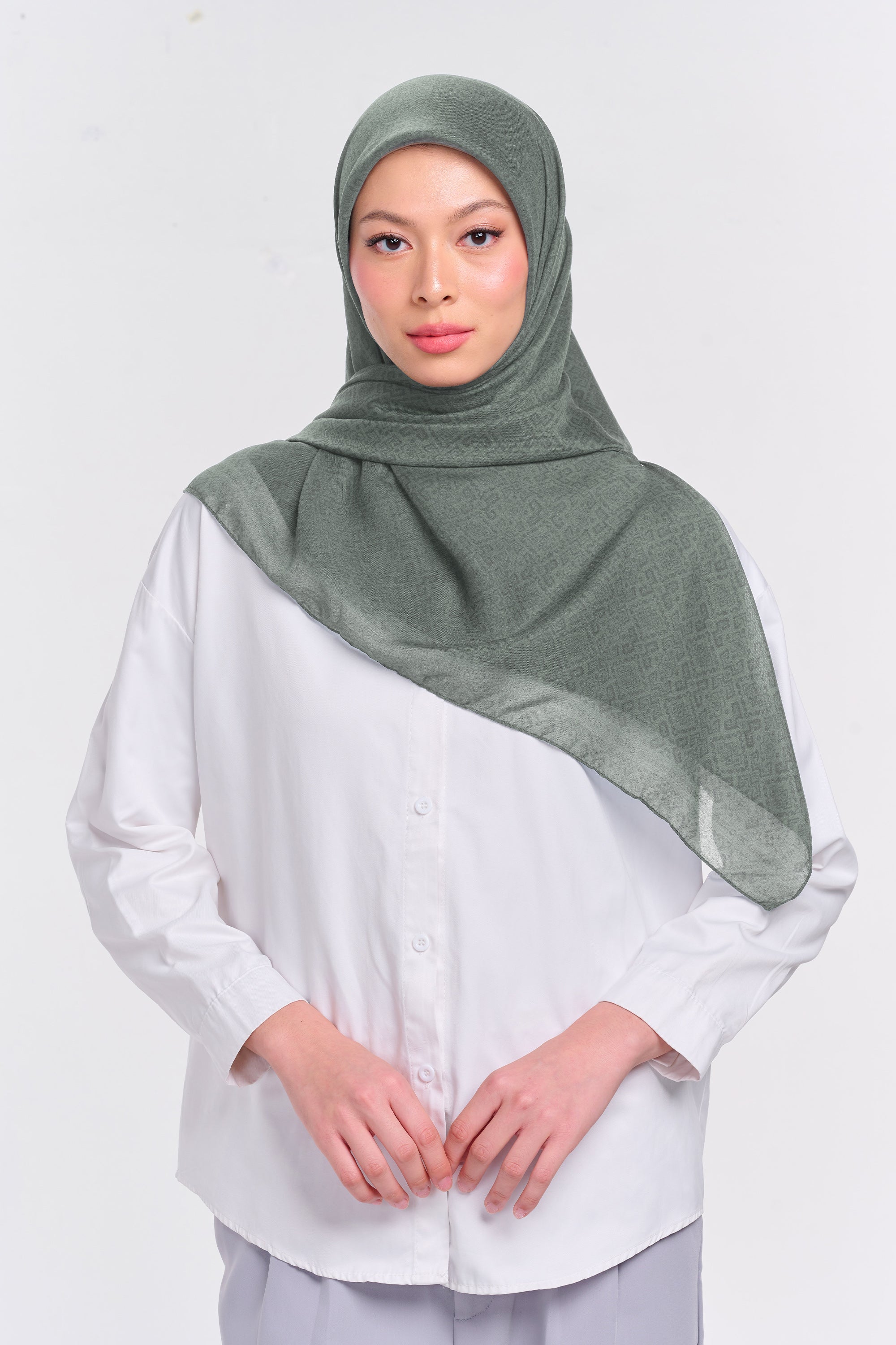 Ultrafine Clara Scarf Kerudung Segi Empat