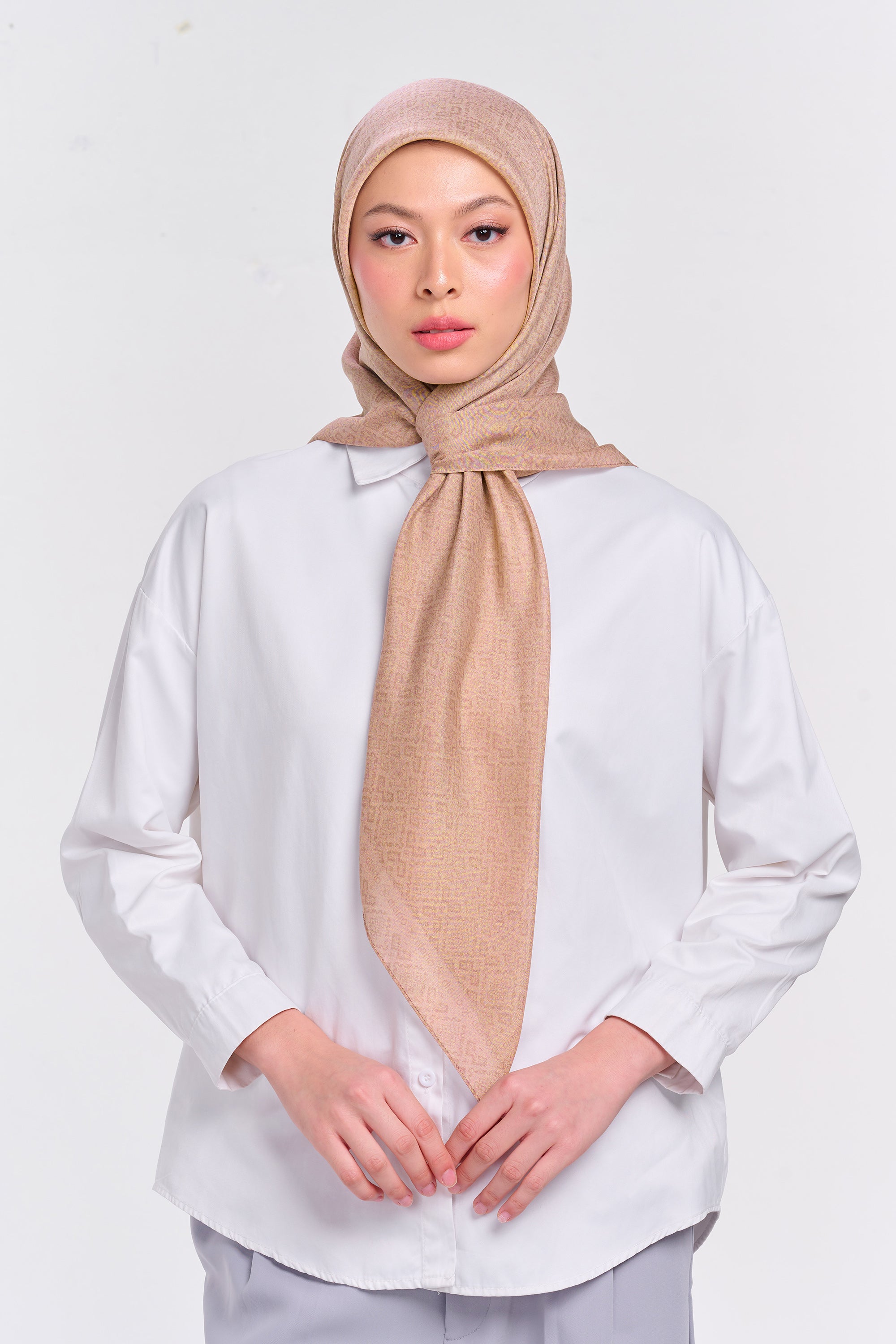 Ultrafine Clara Scarf Kerudung Segi Empat