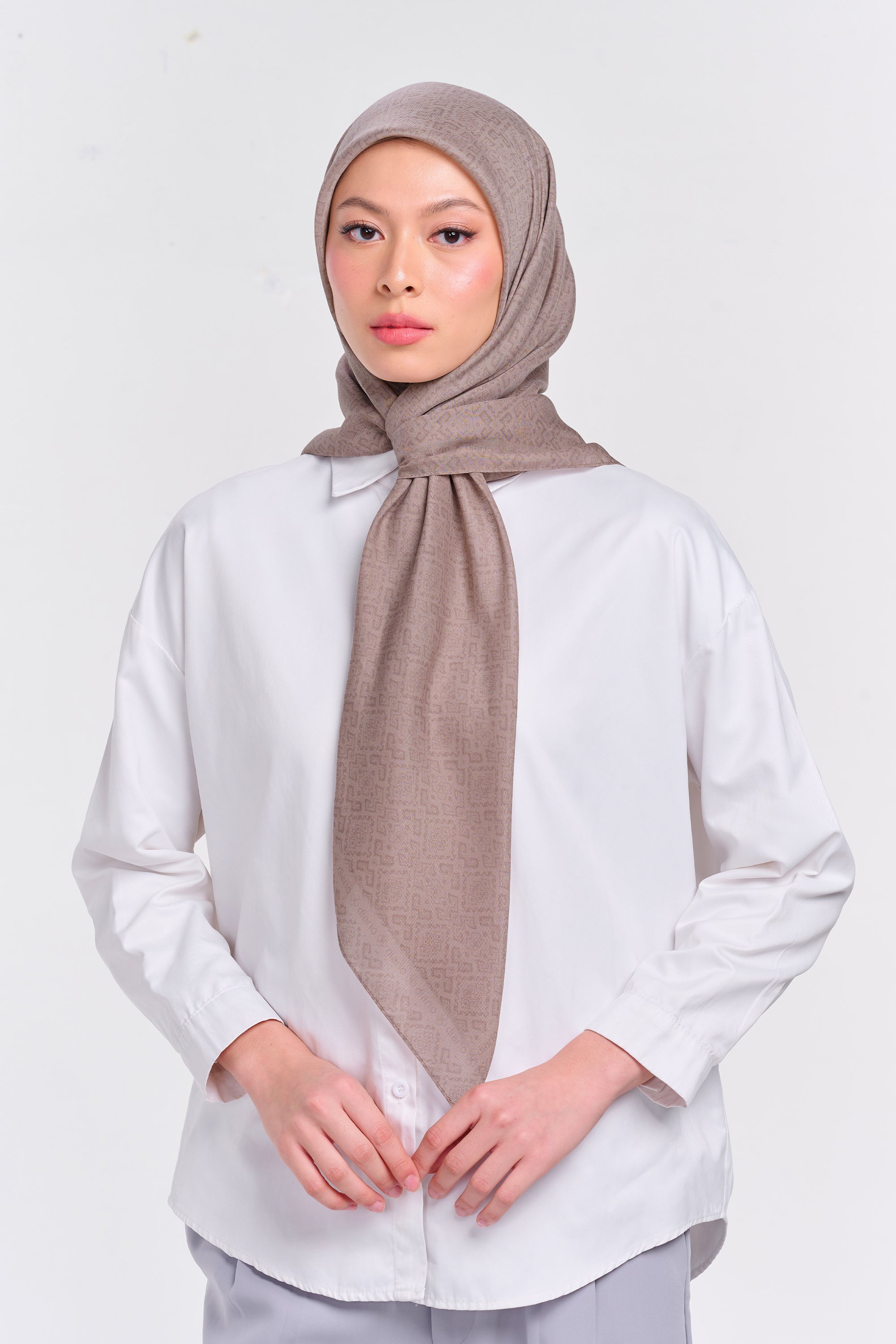 Ultrafine Clara Scarf Kerudung Segi Empat