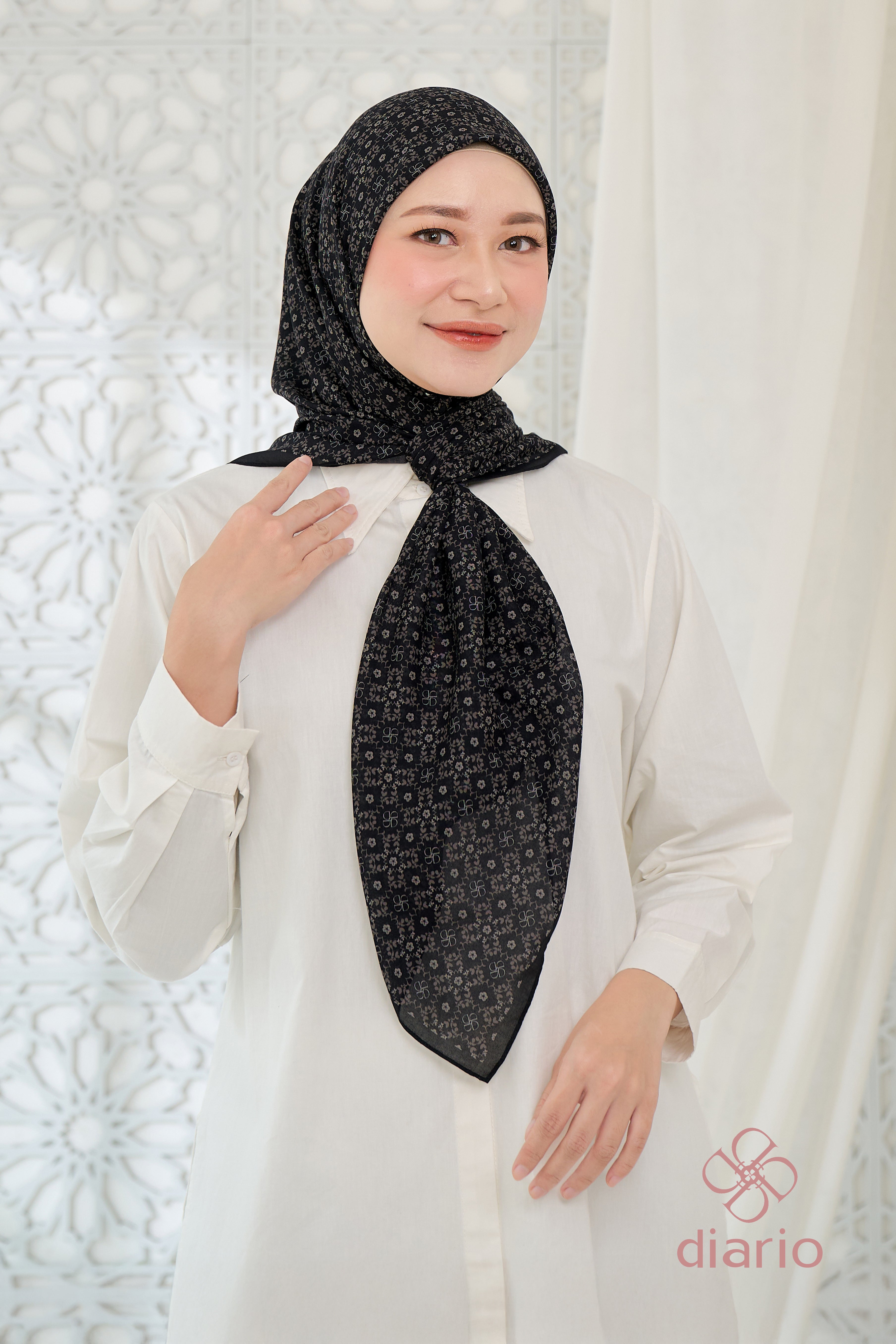 Diario - Ultrafine Cynthia Scarf Kerudung Segi Empat
