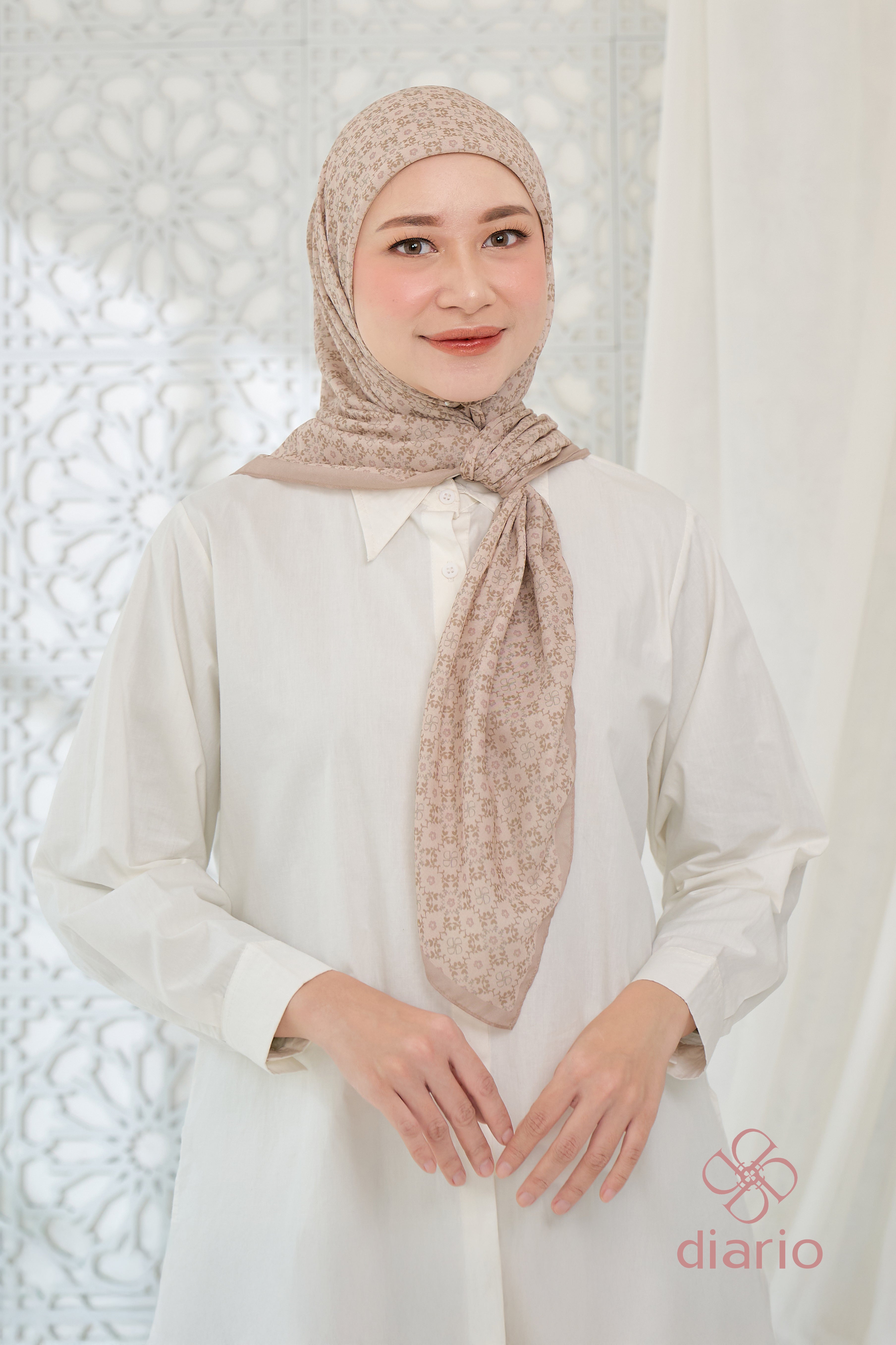 Diario - Ultrafine Cynthia Scarf Kerudung Segi Empat