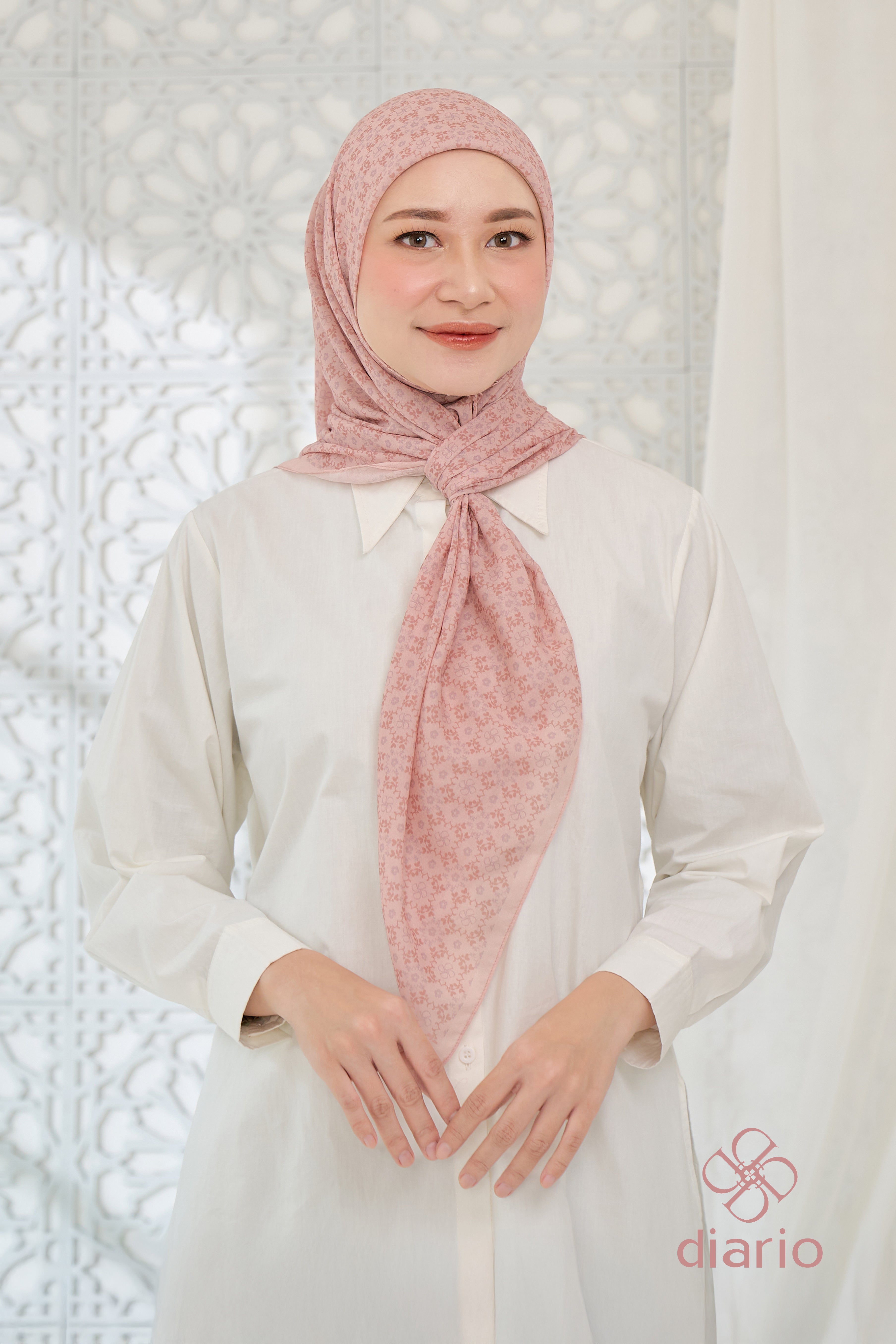 Diario - Ultrafine Cynthia Scarf Kerudung Segi Empat