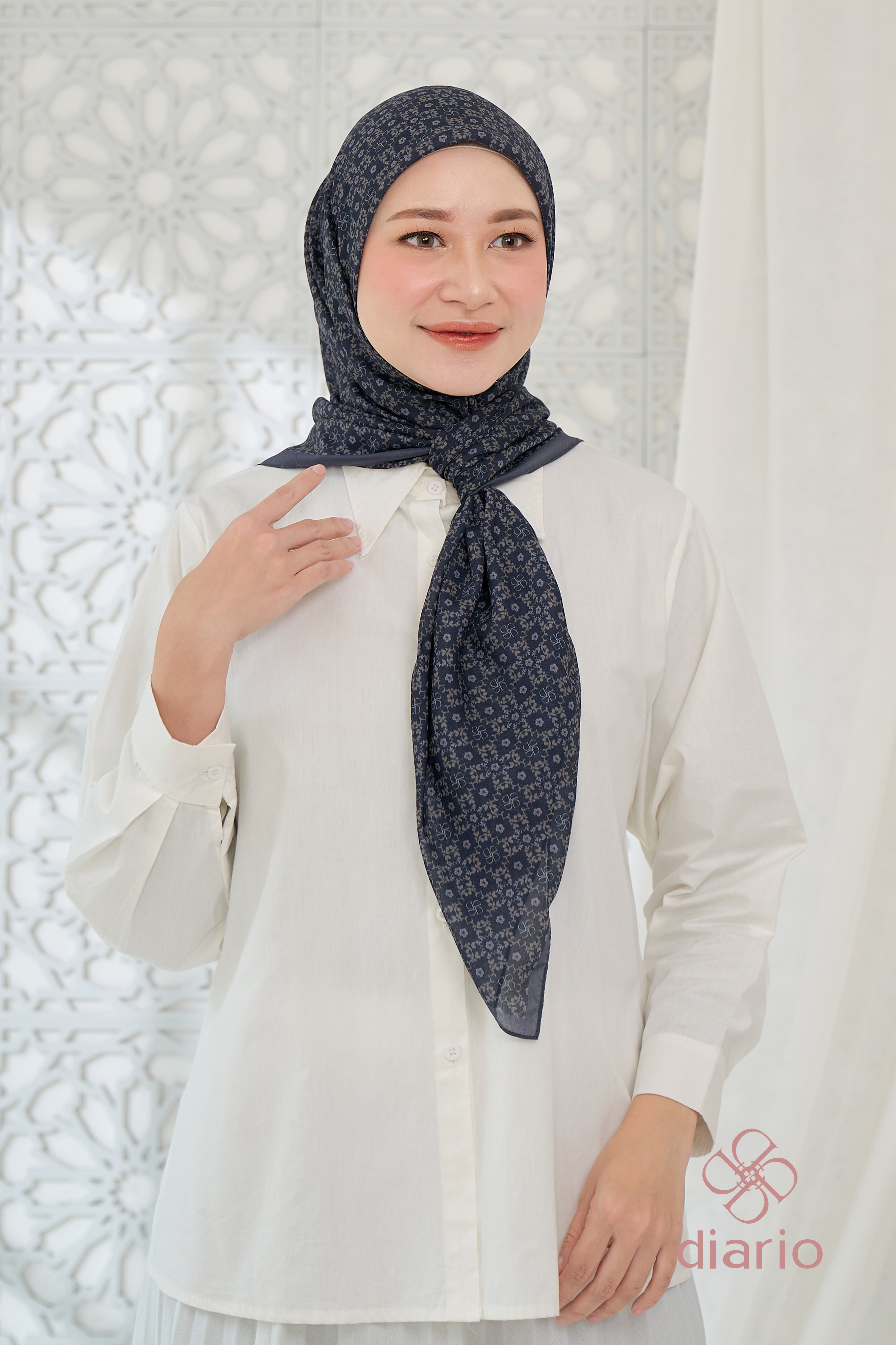 Diario - Ultrafine Cynthia Scarf Kerudung Segi Empat
