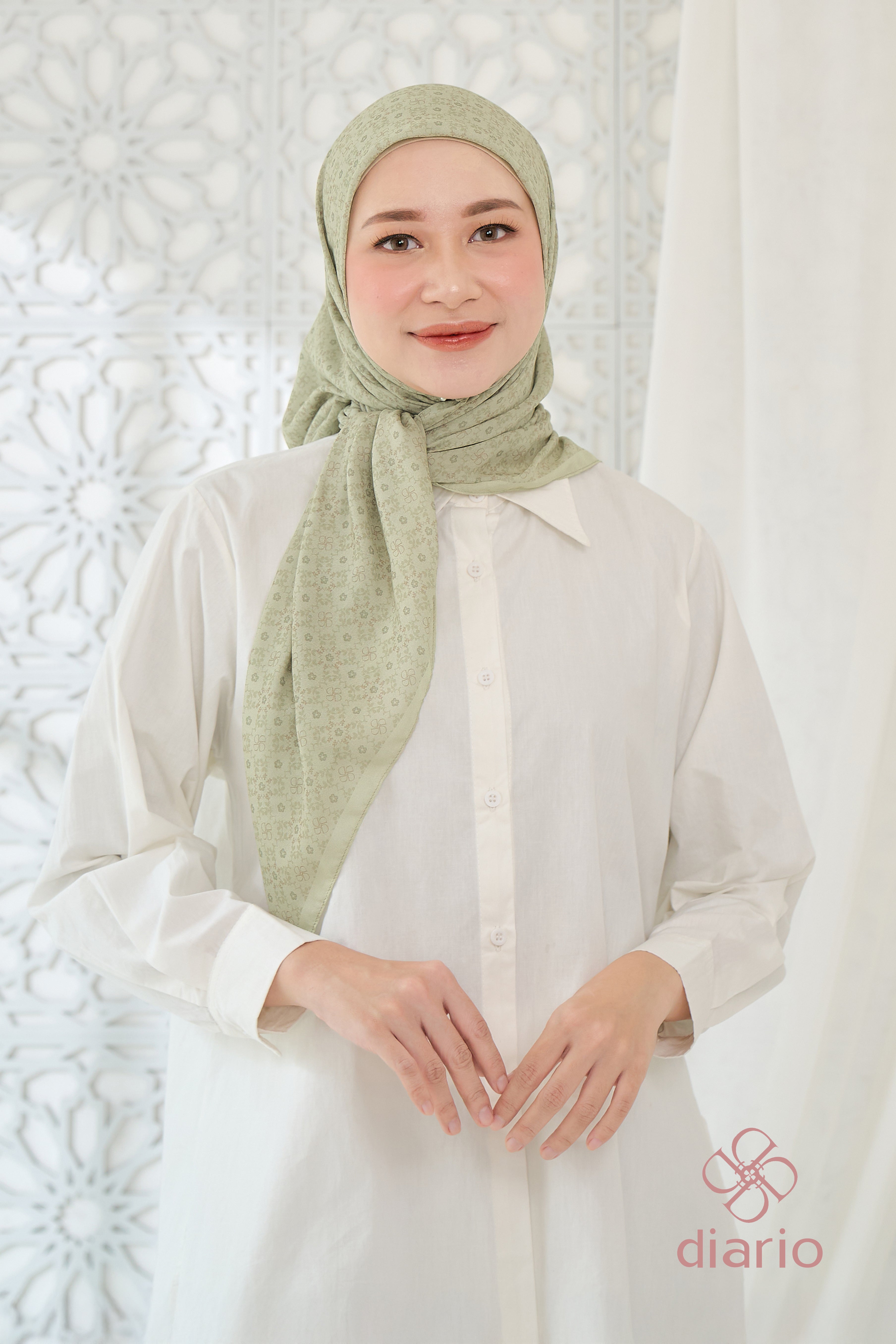 Diario - Ultrafine Cynthia Scarf Kerudung Segi Empat