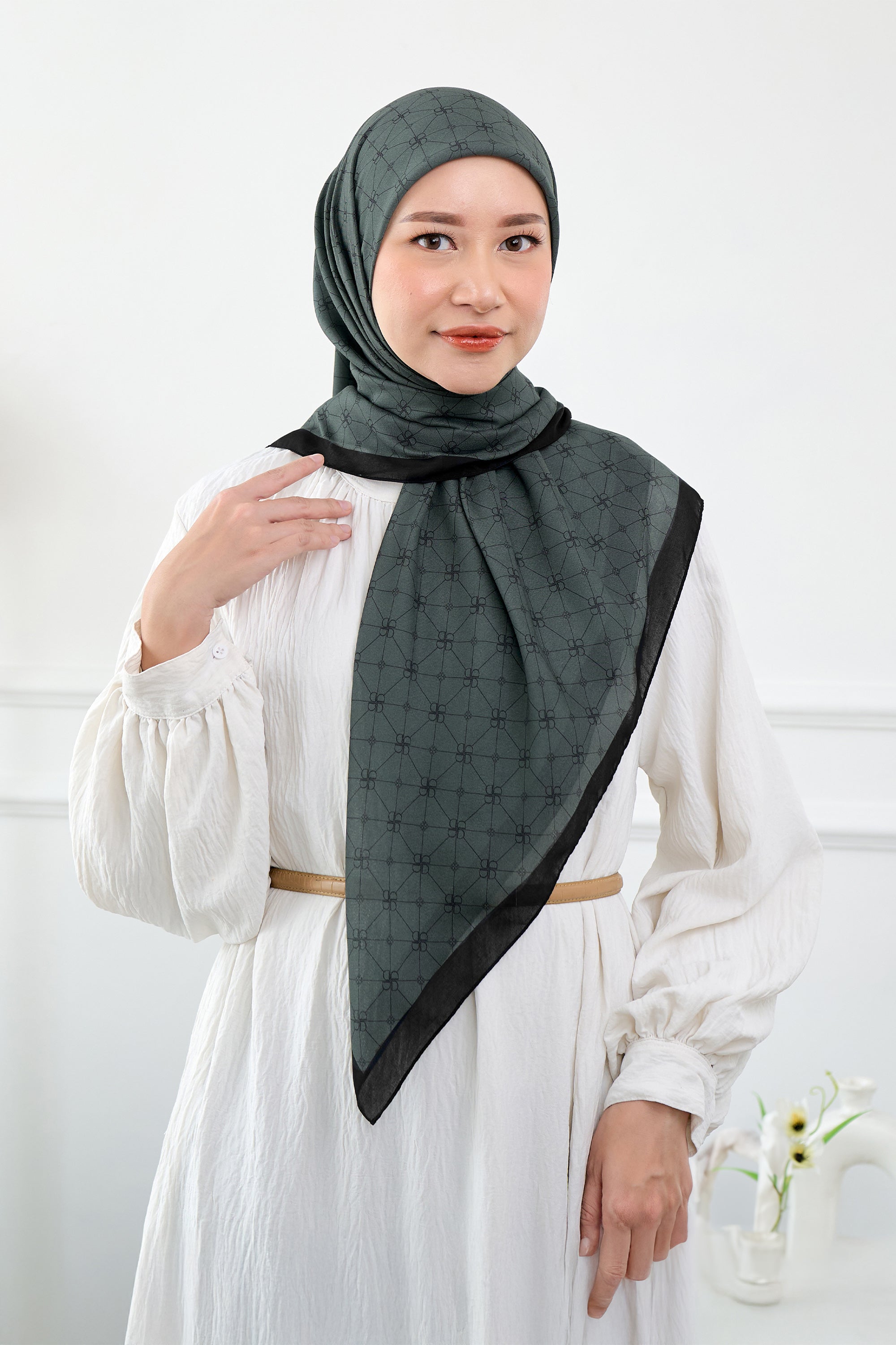 Ultrafine Elmira Scarf Kerudung Segi Empat